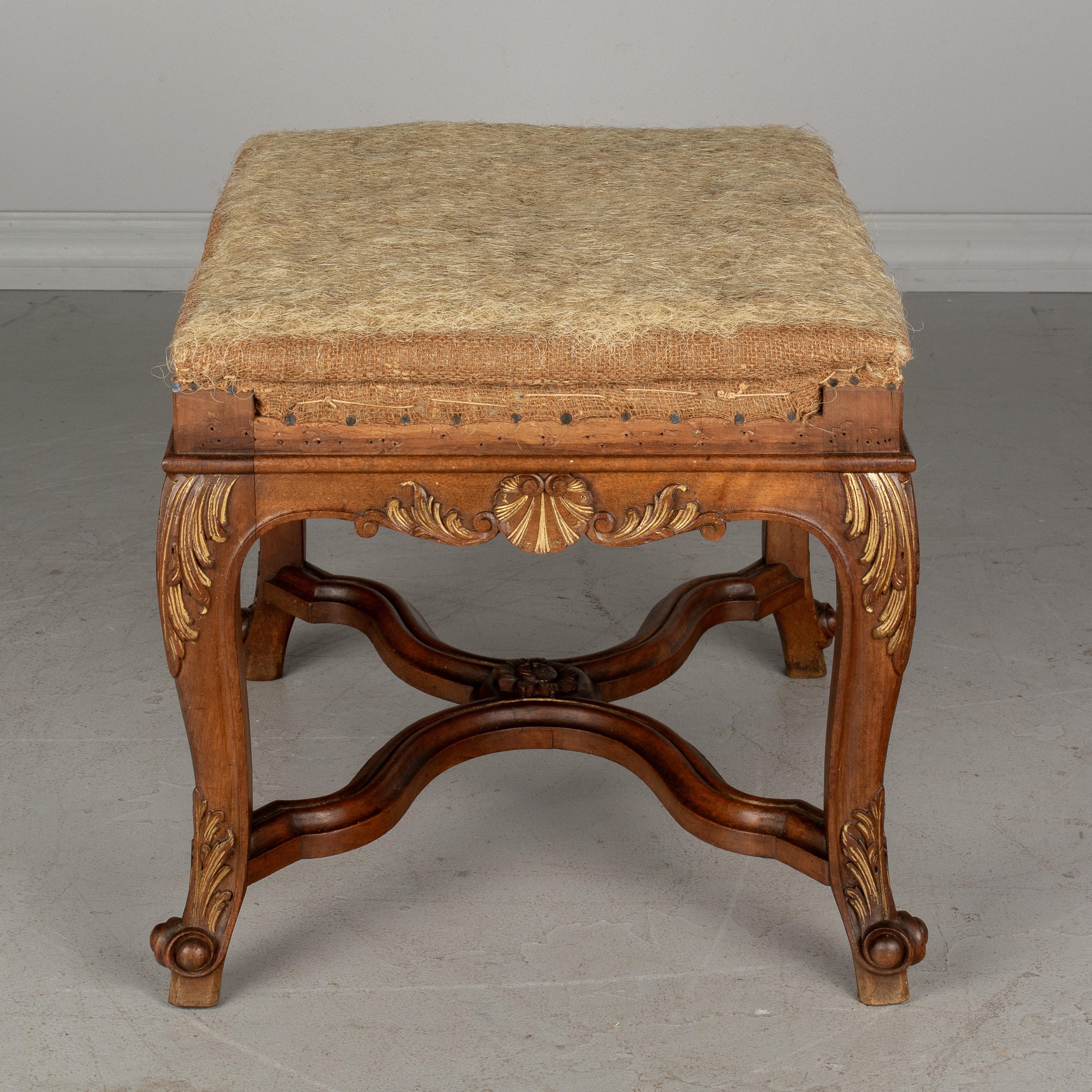 French Louis XV Style Foot Stool or Bench im Zustand „Gut“ in Winter Park, FL