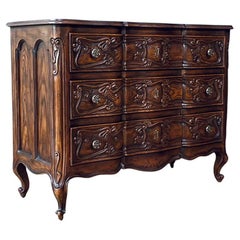 Comò francese a 3 cassetti in Oak di Henredon in stile Luigi XV "Quattro secoli".