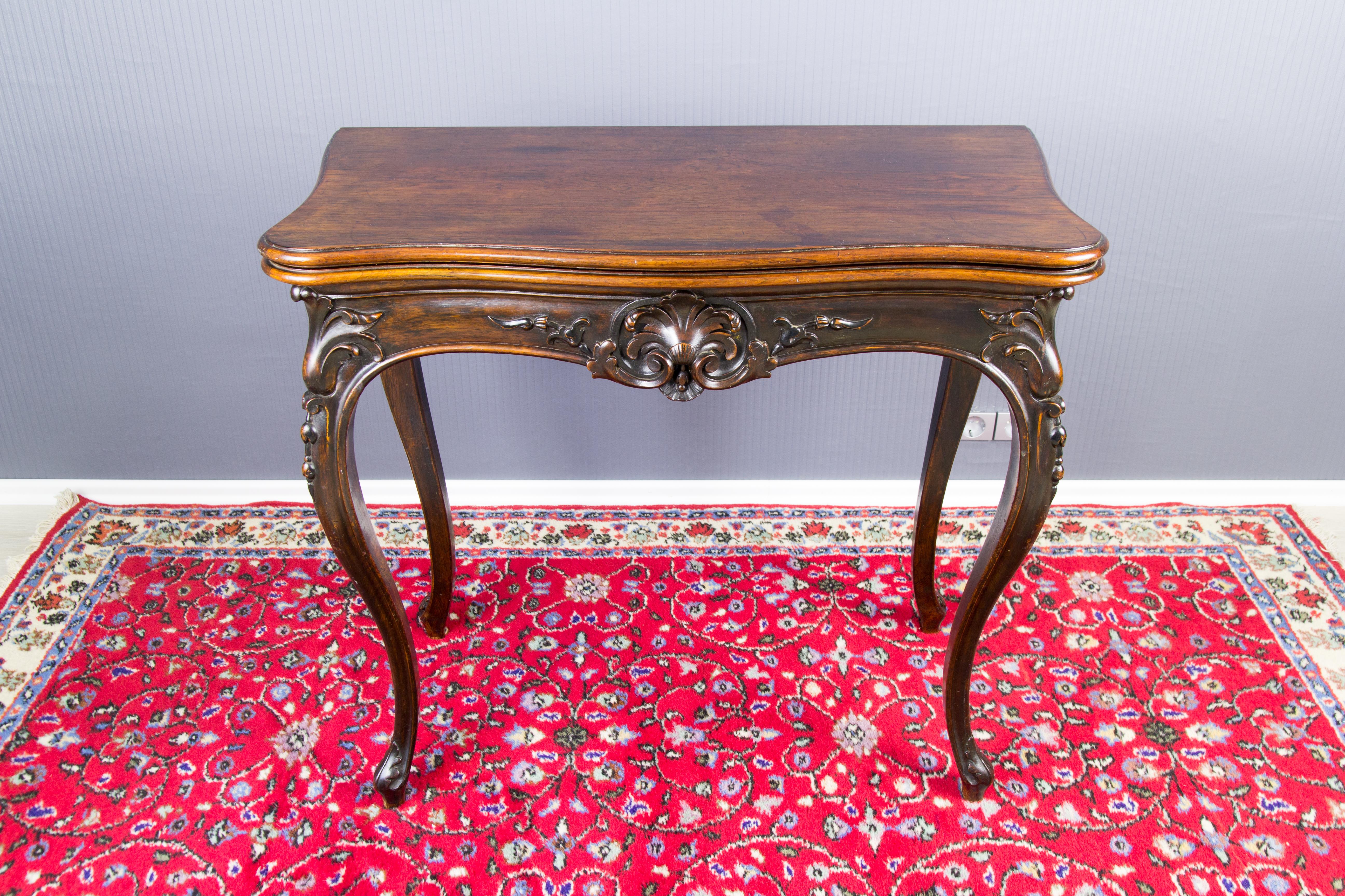 French Louis XV Style Game Table In Good Condition For Sale In Barntrup, DE
