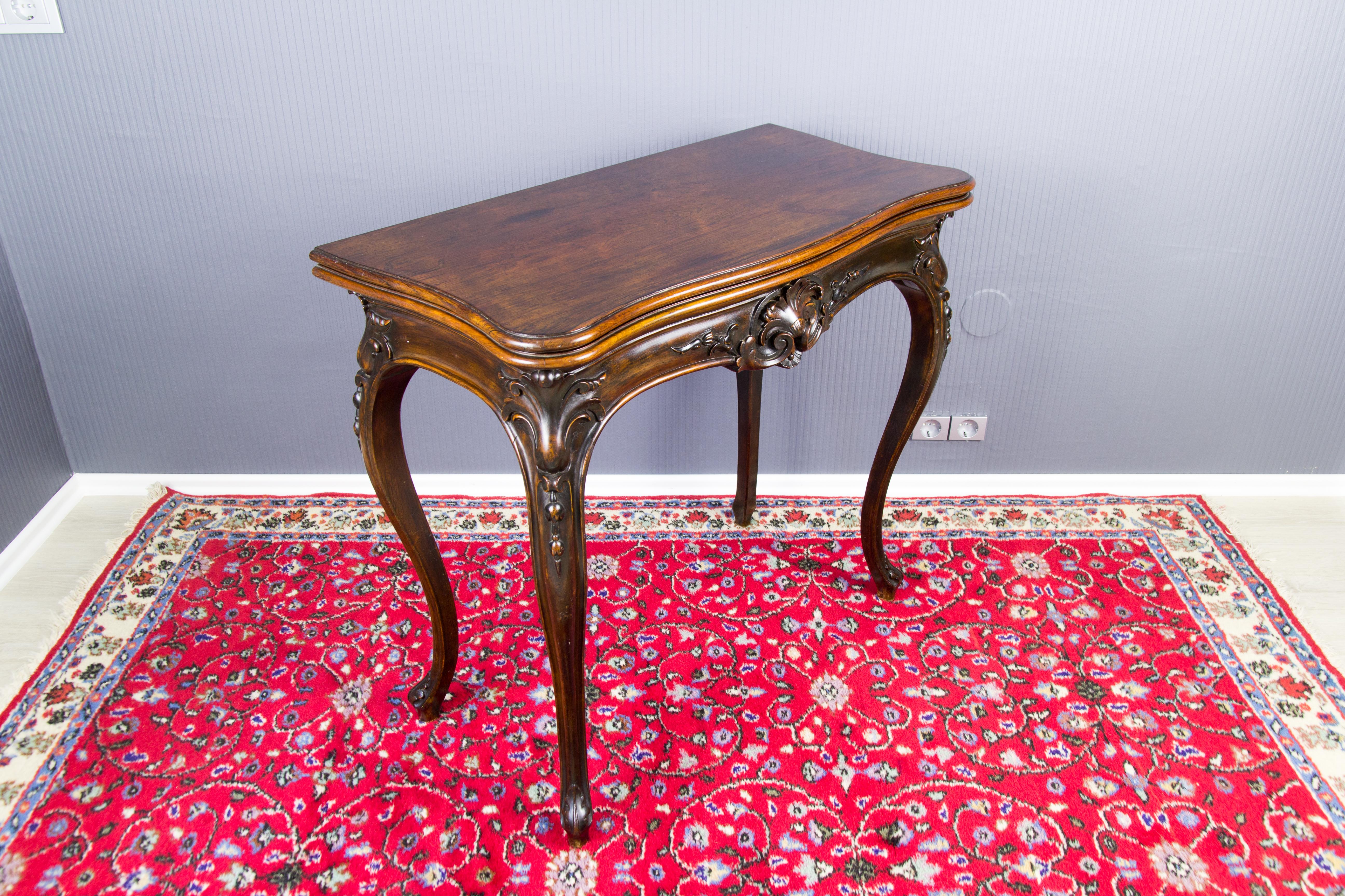 Early 20th Century French Louis XV Style Game Table For Sale