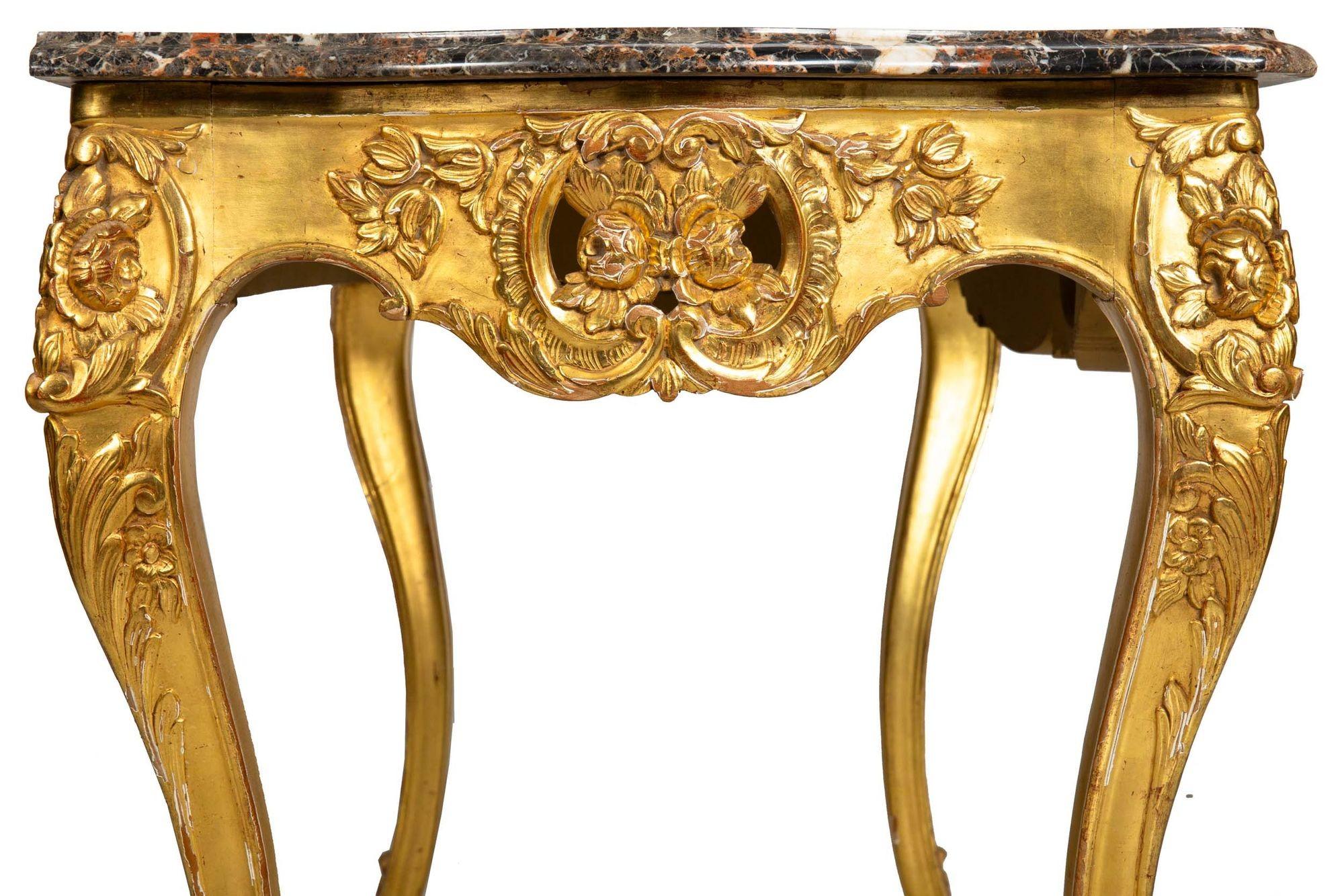 Table console ancienne de style Louis XV avec plateau en marbre doré en vente 4