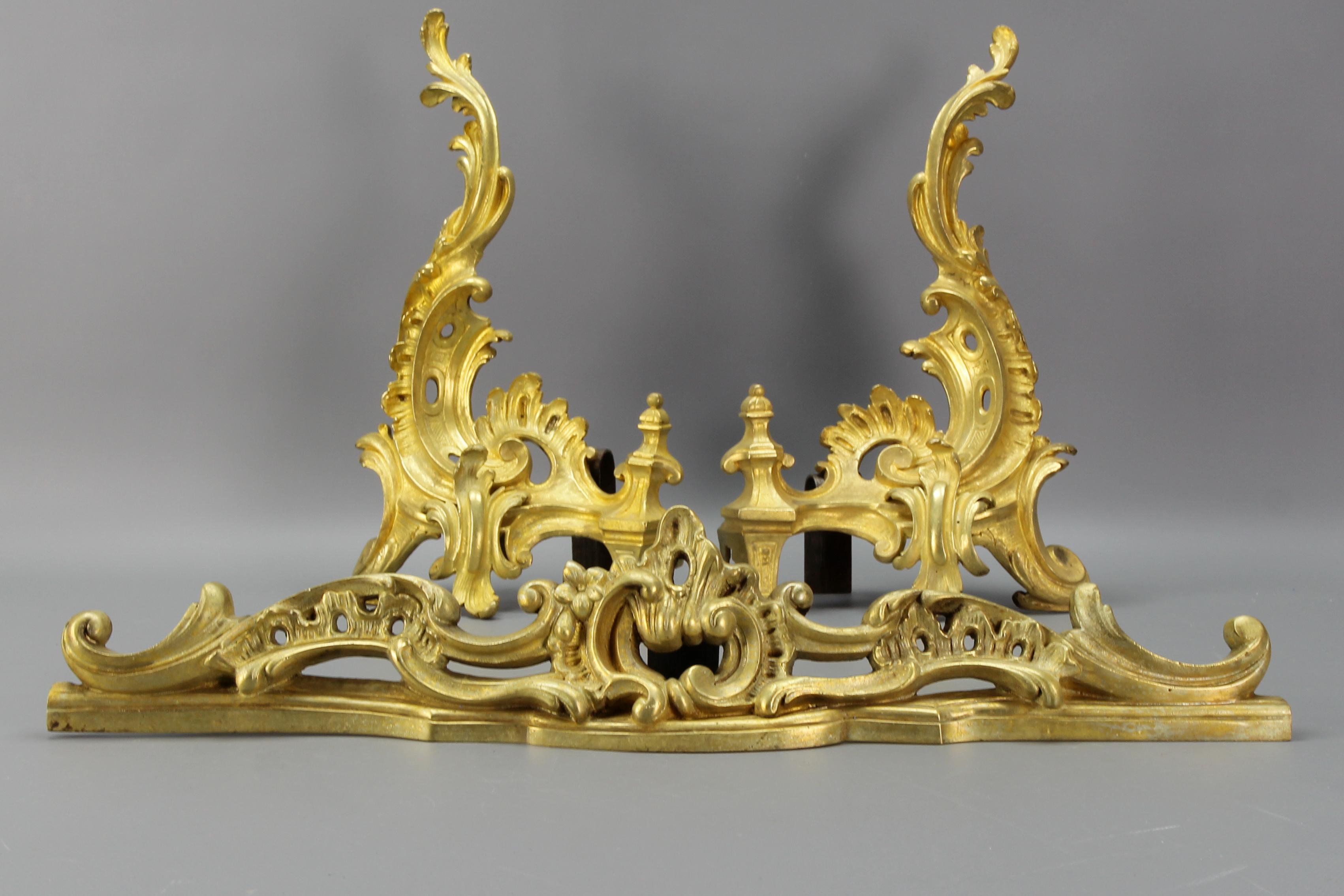 French Louis XV Style Gilt Bronze Fireplace Fender, Late 19th Century 8