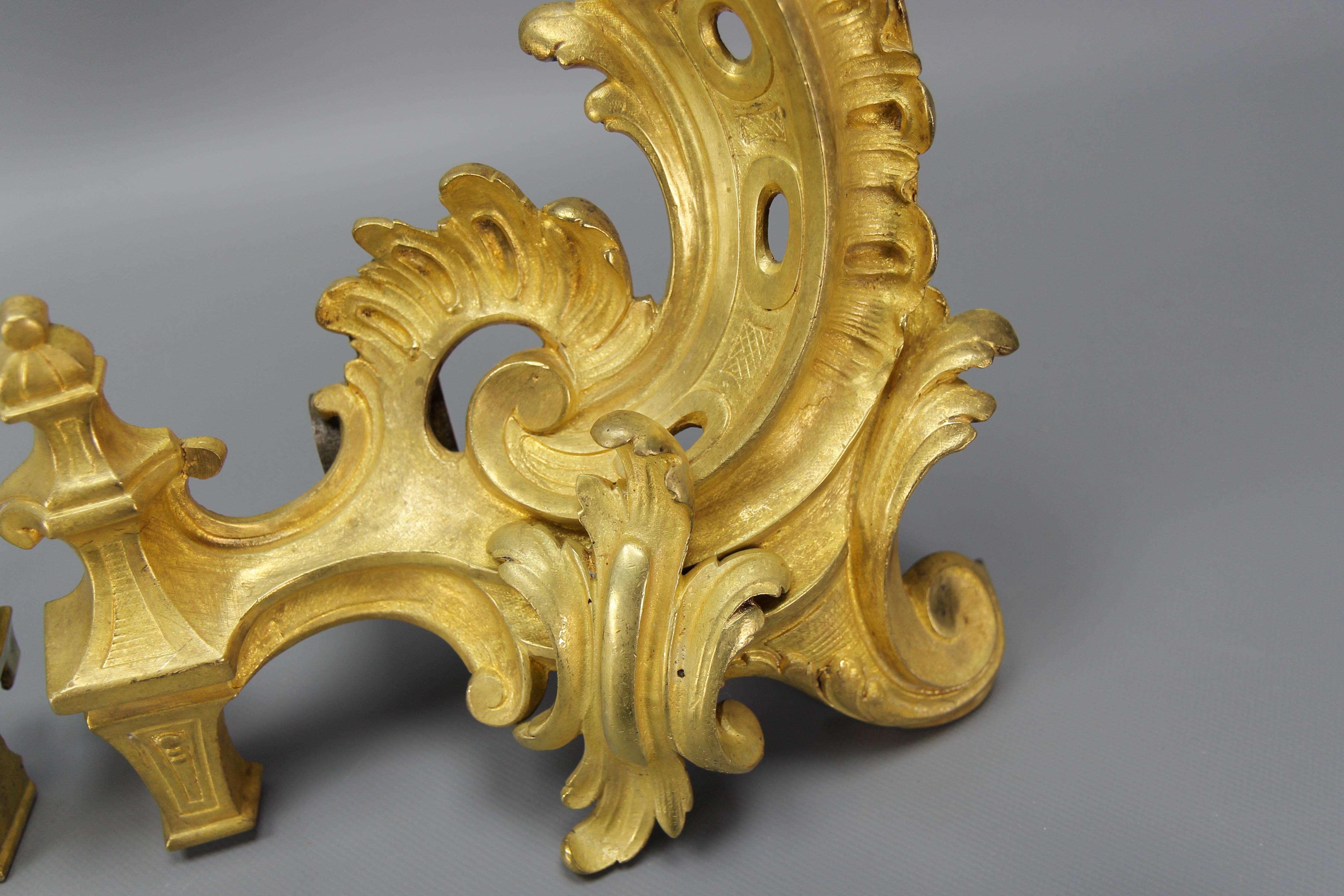 French Louis XV Style Gilt Bronze Fireplace Fender, Late 19th Century 4
