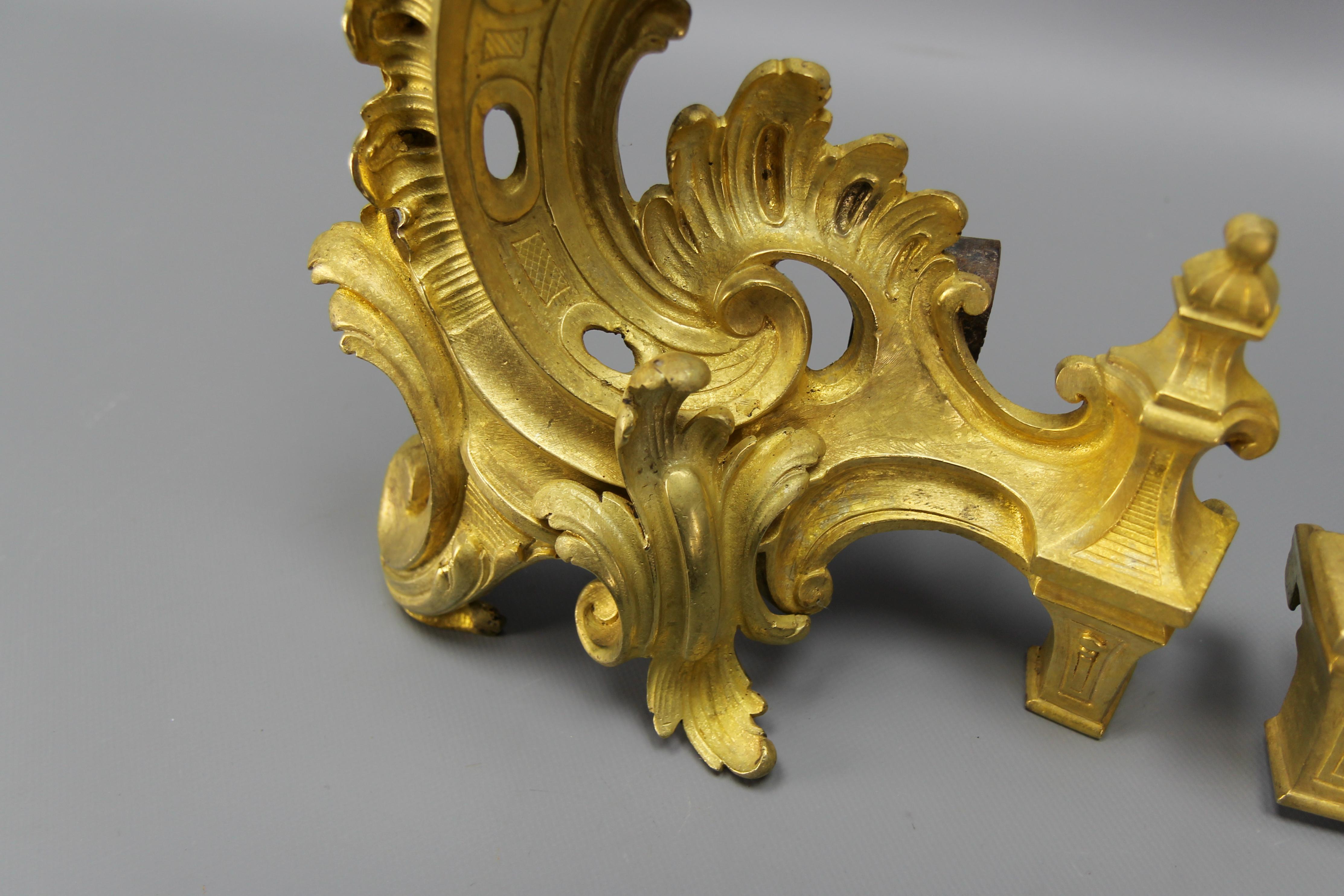 French Louis XV Style Gilt Bronze Fireplace Fender, Late 19th Century 5