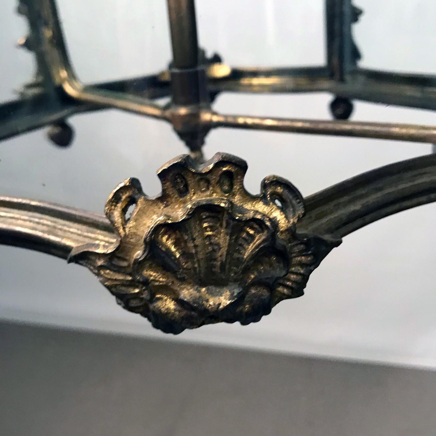 Französische Gaslaterne im Stil Louis XV aus vergoldeter Bronze im Angebot 3