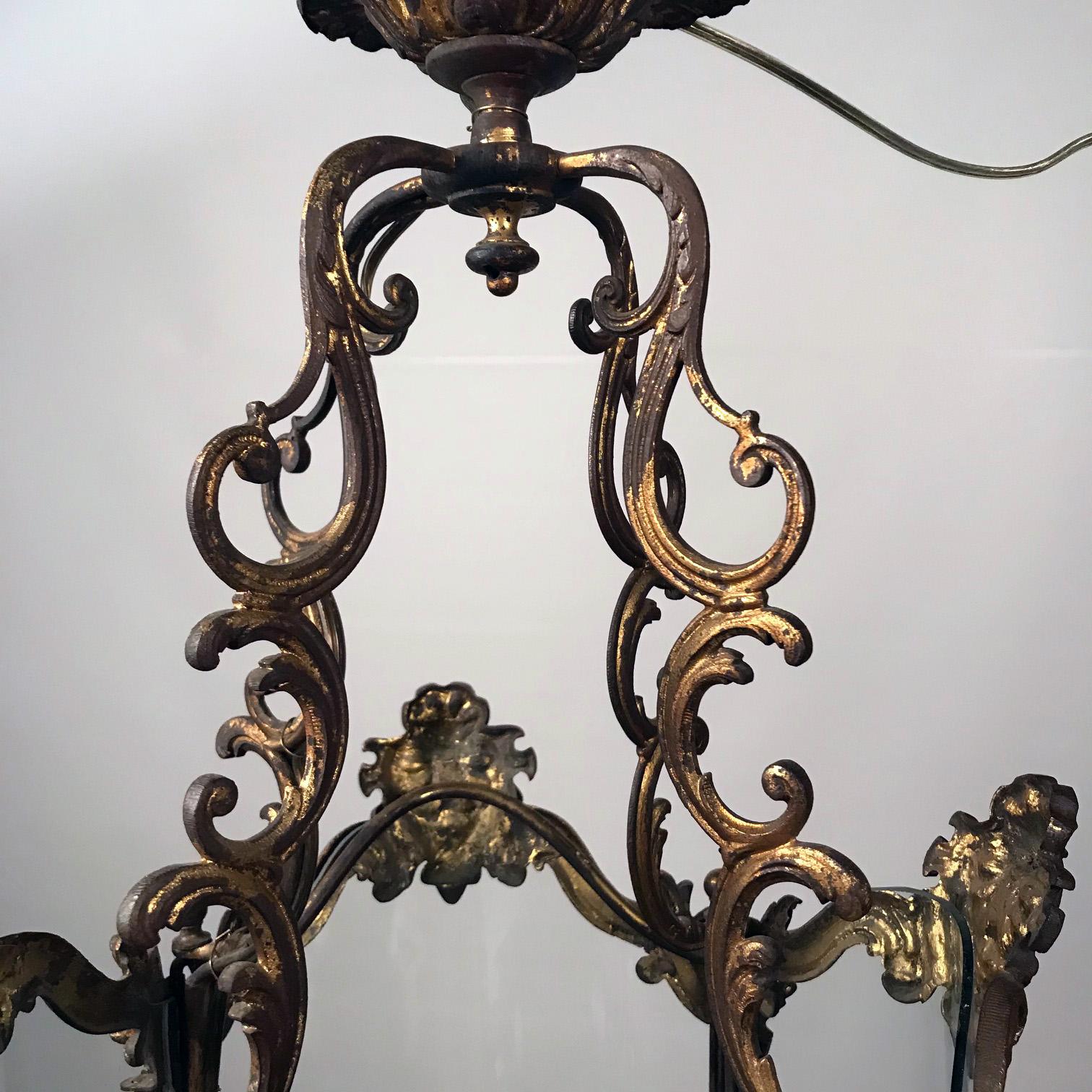 Französische Gaslaterne im Stil Louis XV aus vergoldeter Bronze im Angebot 2