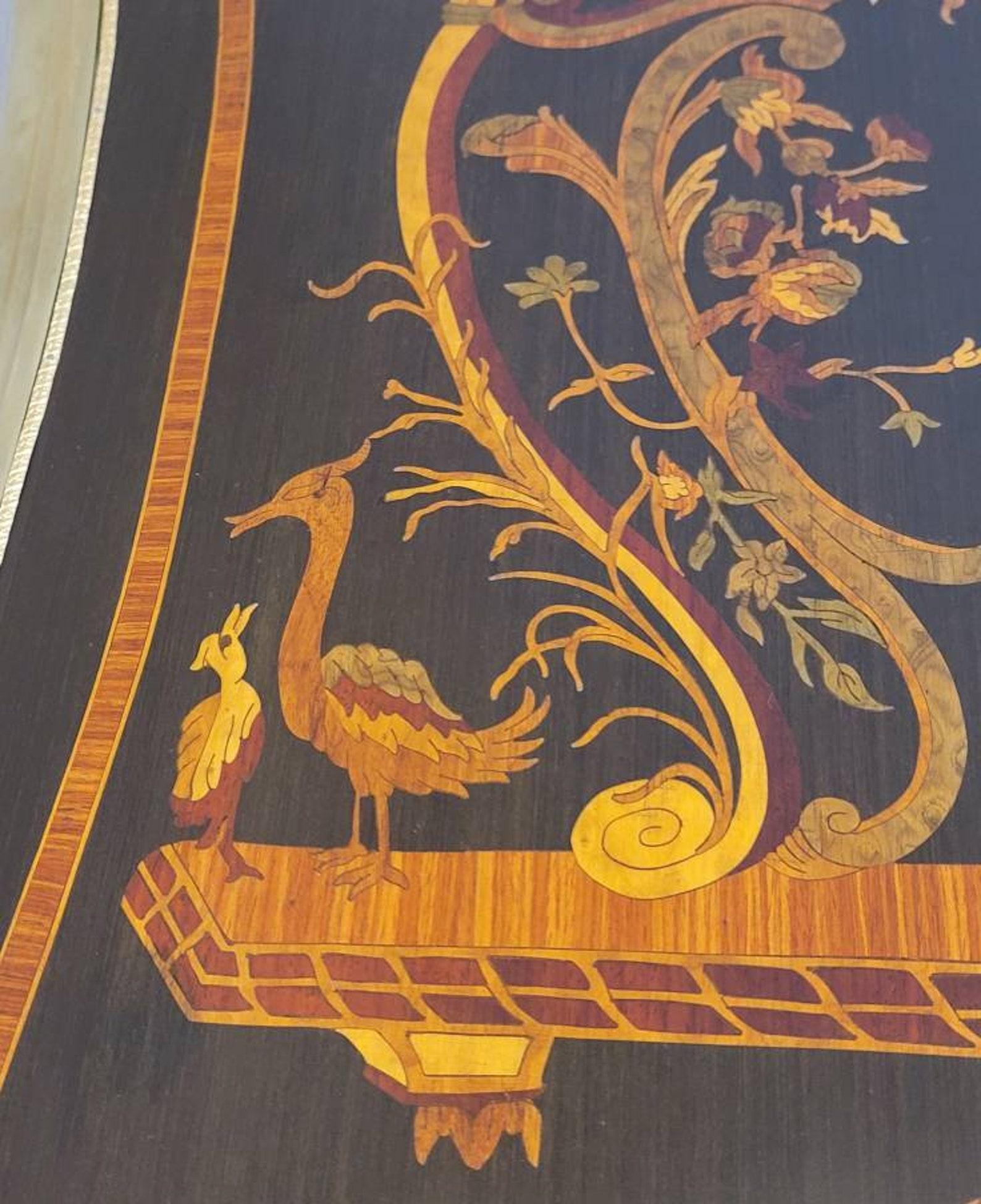 Plaque de bureau française de style Louis XV en marqueterie de bronze doré en vente 4