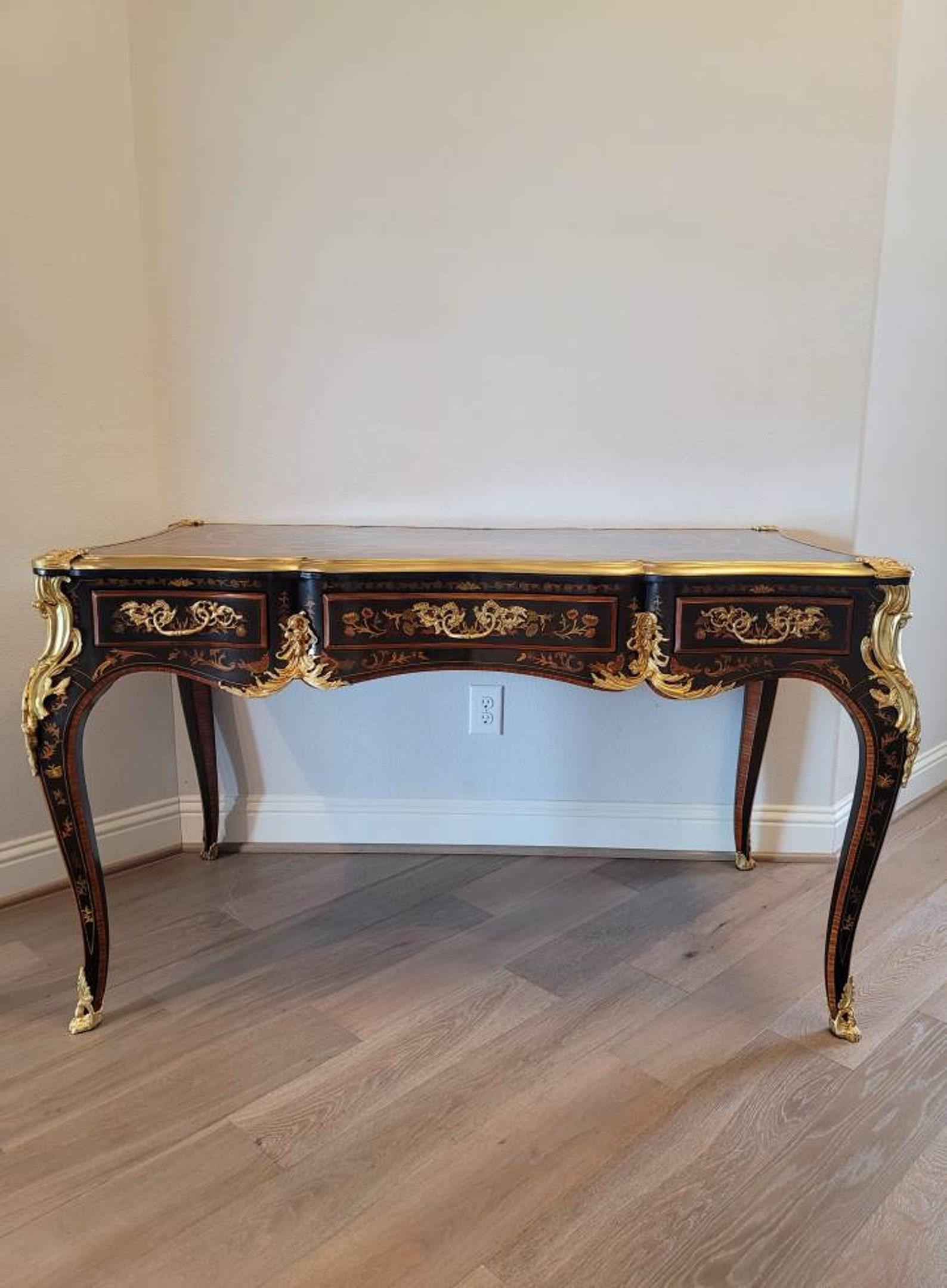 French Louis XV Style Gilt Bronze Marquetry Bureau Plat In Good Condition For Sale In Forney, TX