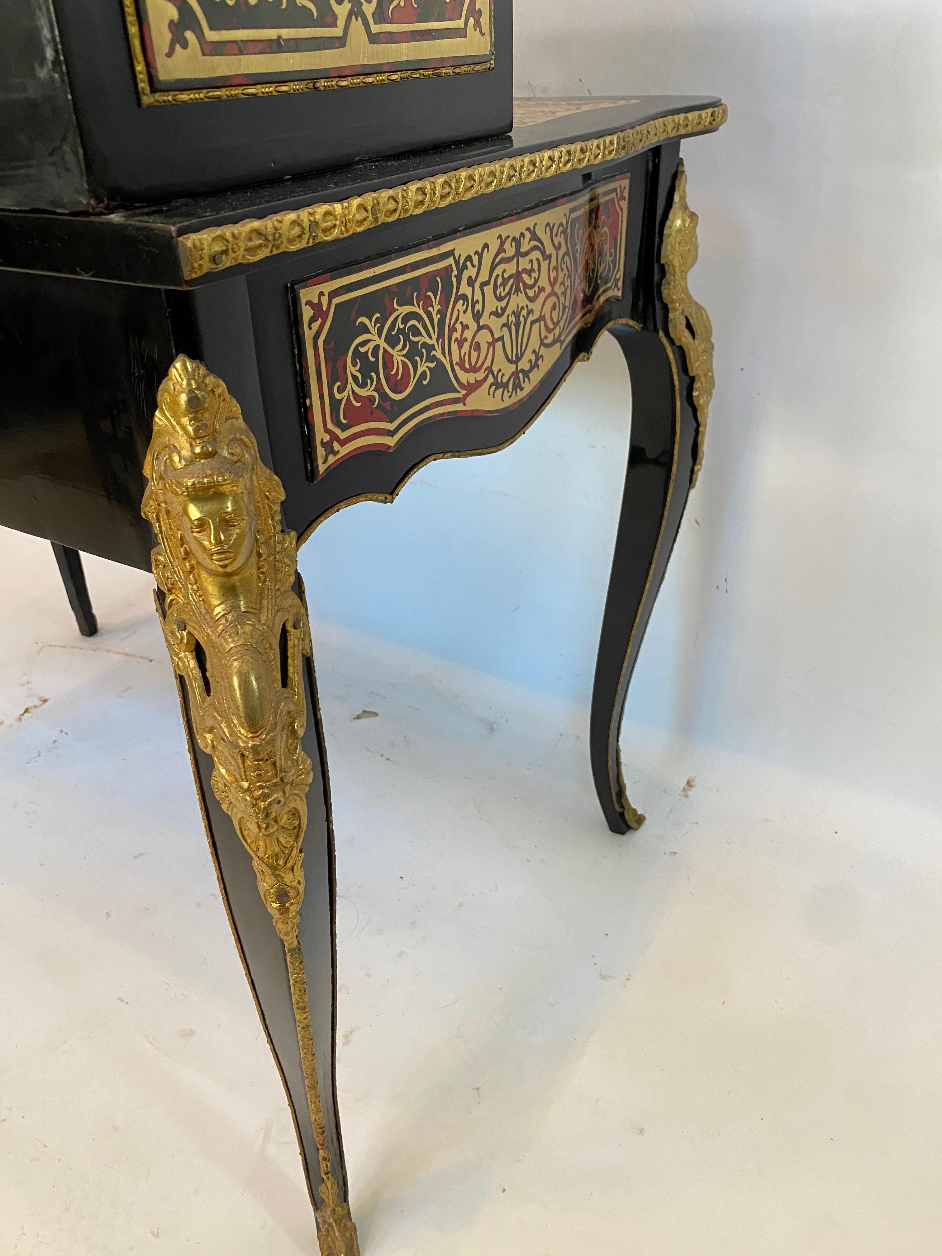 Bureau Escritoire français de style Louis XV monté sur bronze doré en vente 3