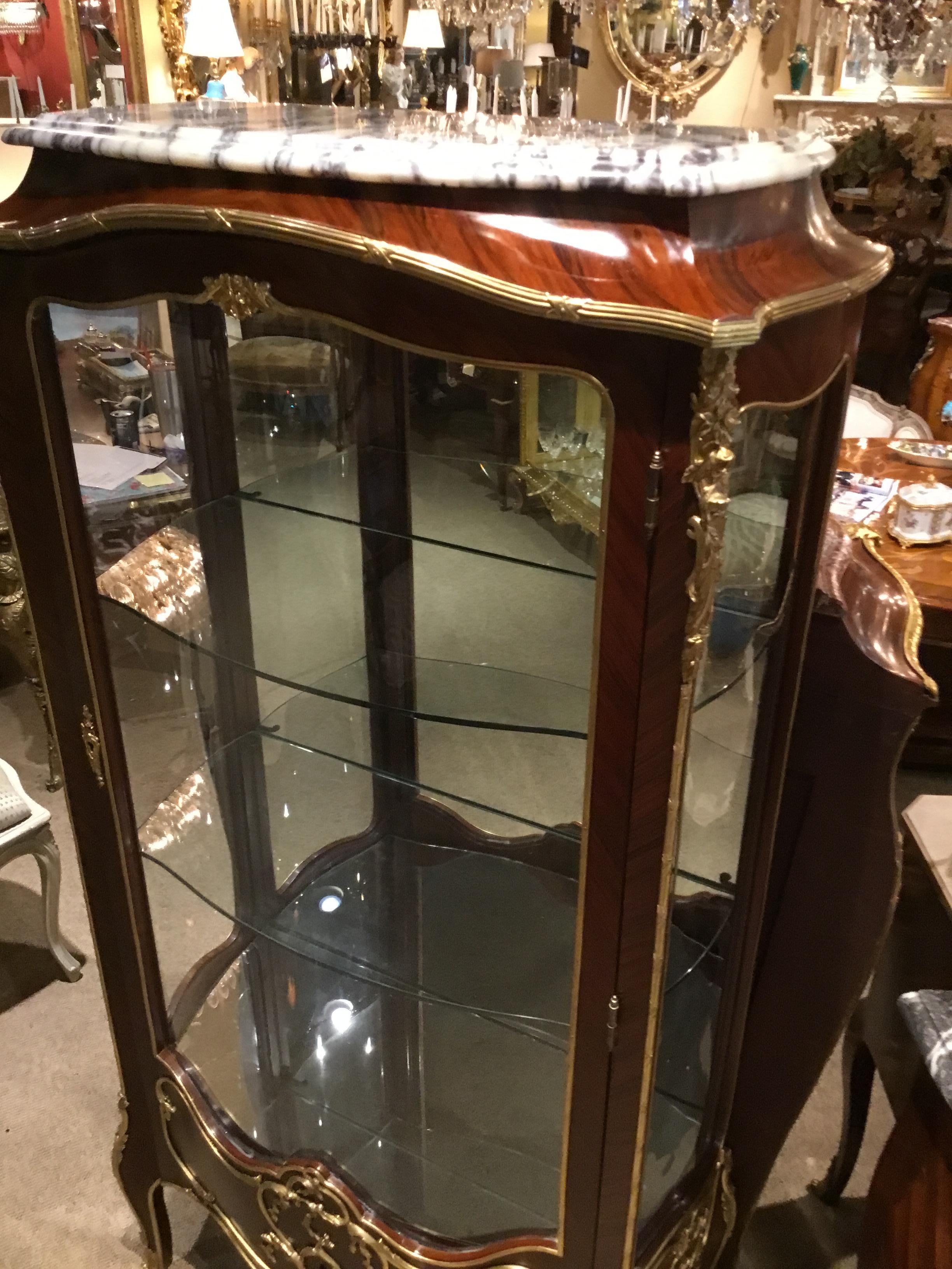 French Louis XV Style Gilt Bronze Mounted Vitrine Cabinet with Marble Top For Sale 6