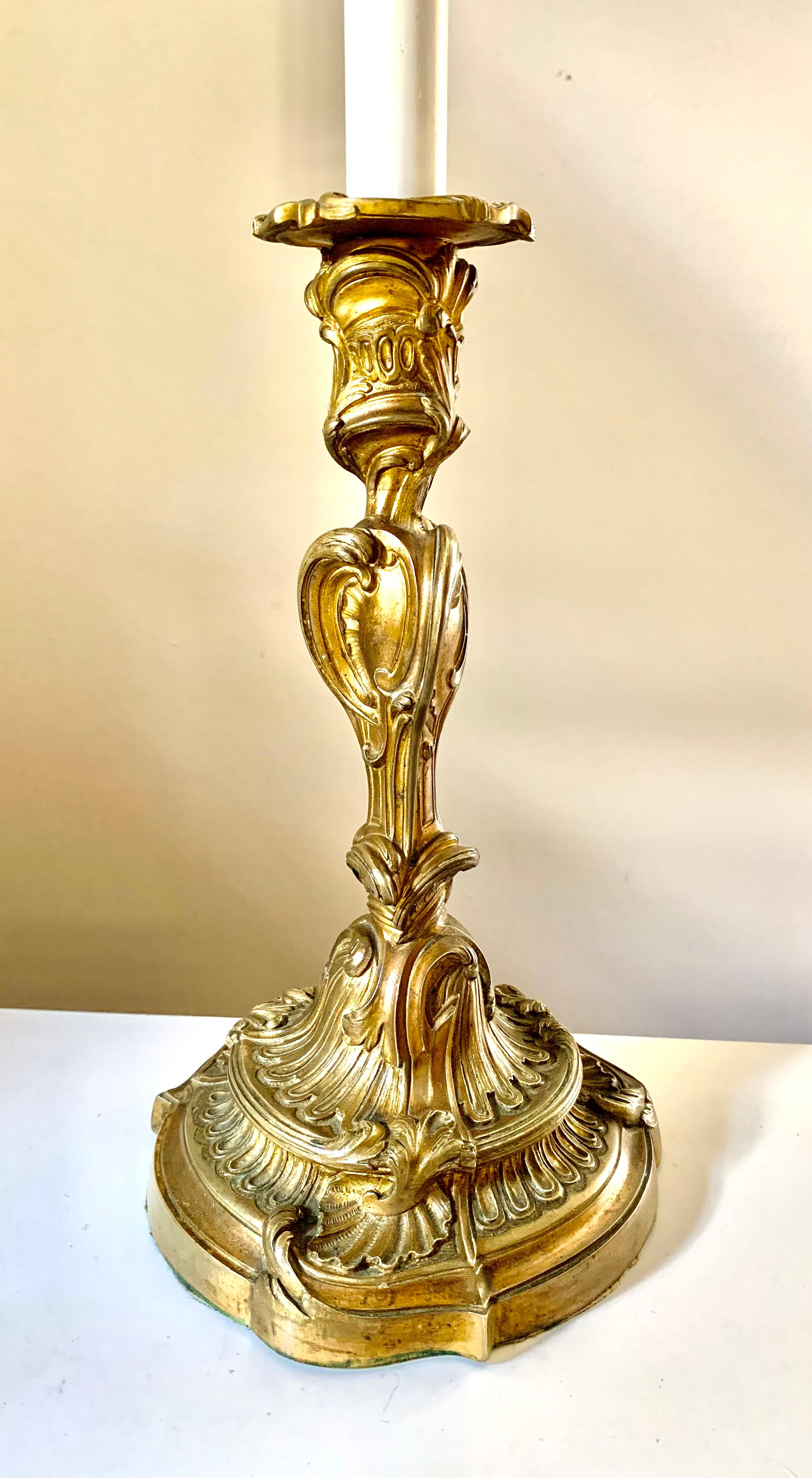 Classical Louis XV style gilt bronze table lamp
19th Century
France
The perfect piece to add a touch of luxury and glamour to a tablescape, very fine quality, hand finished details, wonderful antique patina, wired for two lights.
Electrified in the