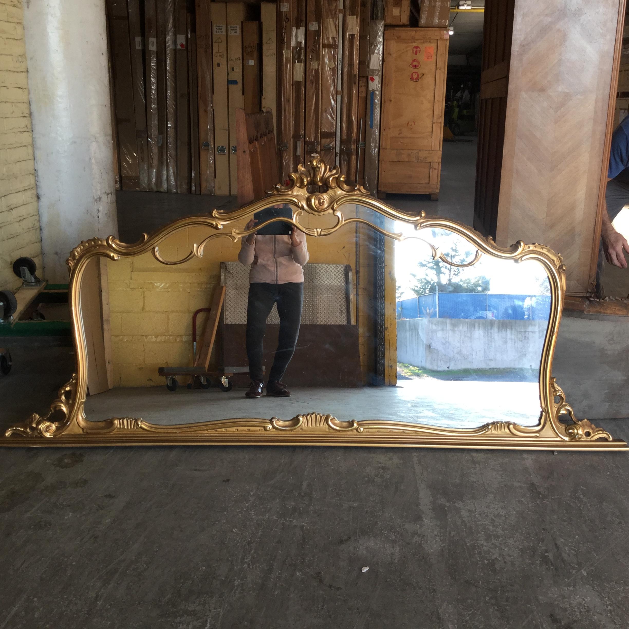 French Louis XV Style Gilt Mirror In Good Condition For Sale In Livingston, NJ