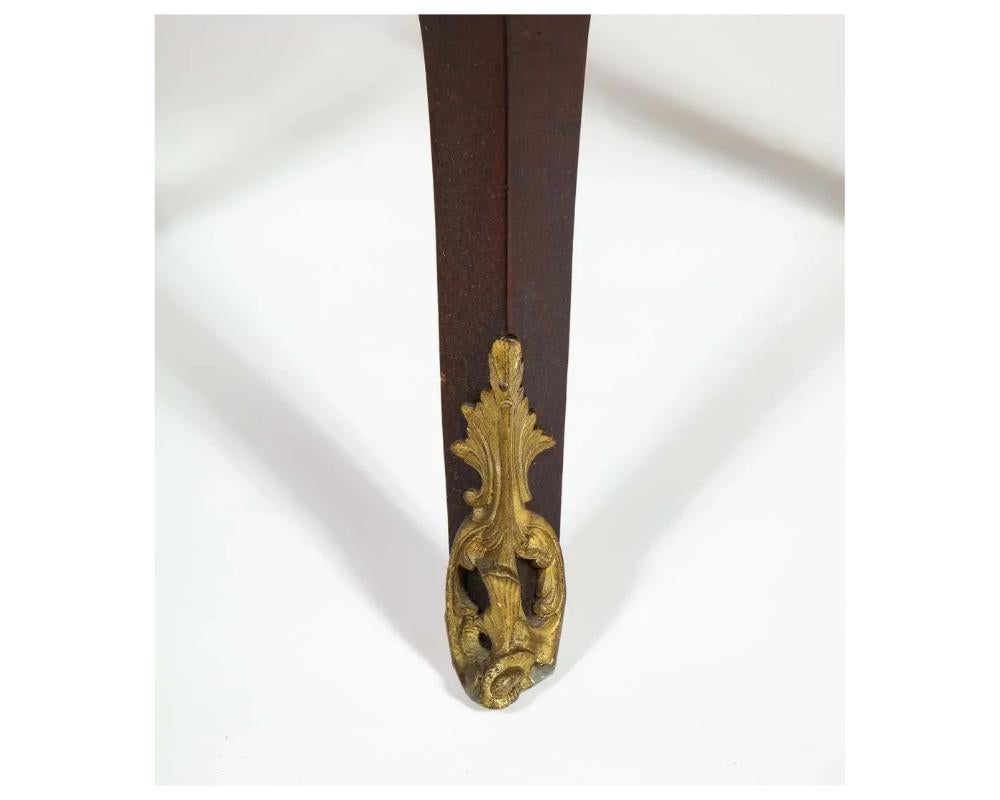 Vitrine à piédestal en bois de roi de style Louis XV, vers 1880. en vente 4