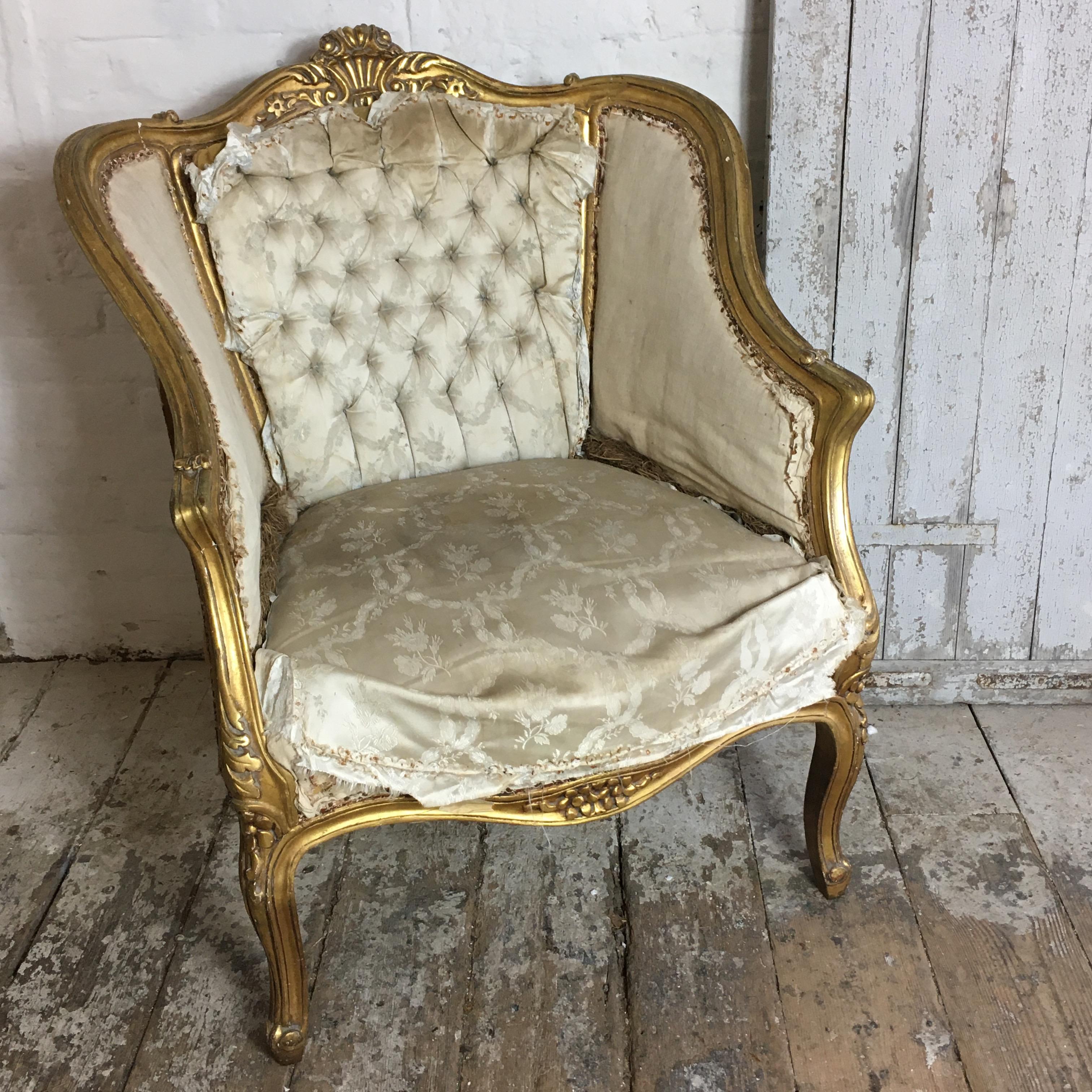 French Louis XV style giltwood armchair, circa 1900.
Gilt wood frame.
Button back.
Part stripped ready for new upholstery.
Beautiful wide shaped wing back armchair.
Delicate detailing to the legs and crested back.
Structurally very good.
The