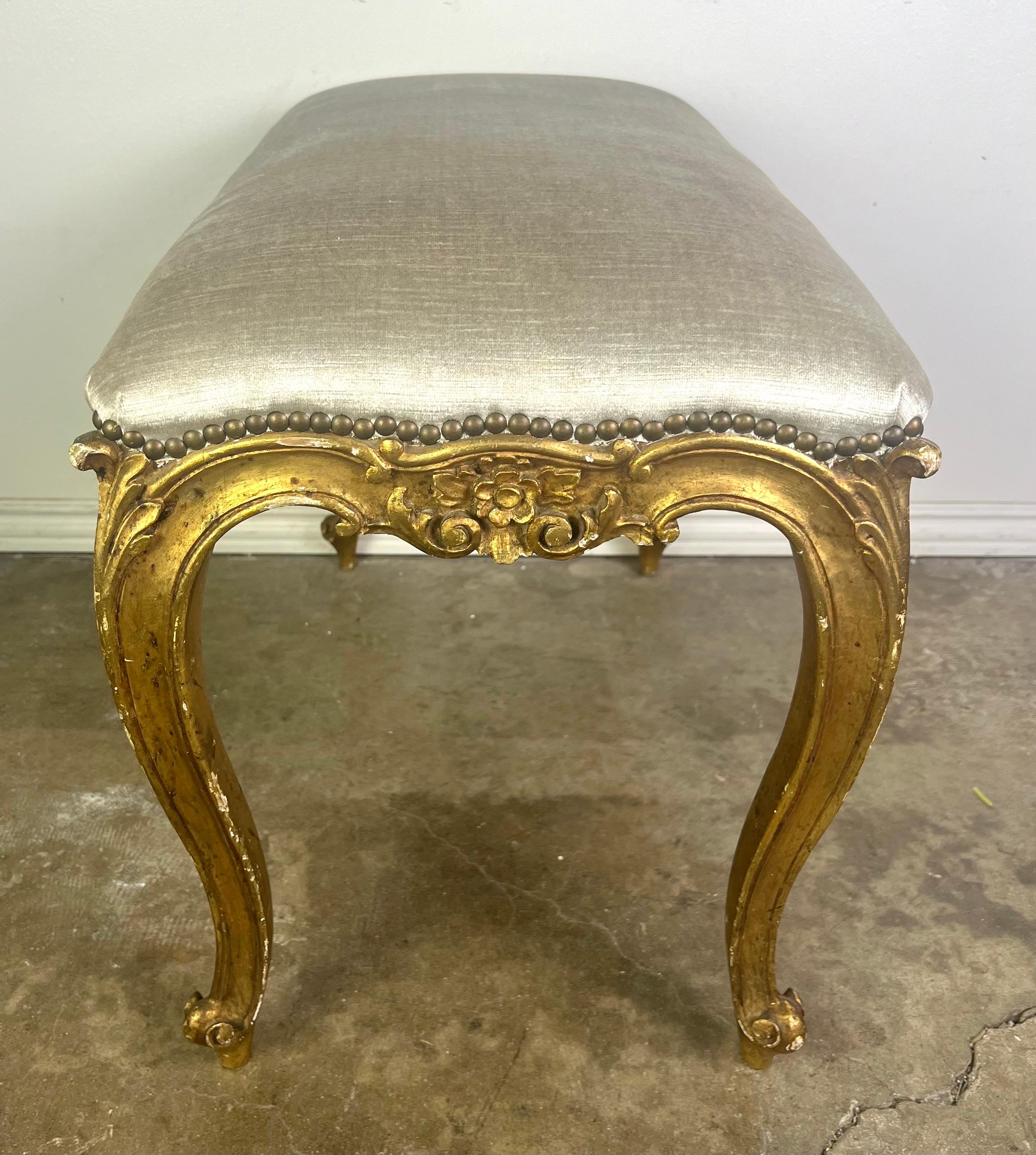 Banco Francés de Madera Dorada Estilo Luis XV en venta 8