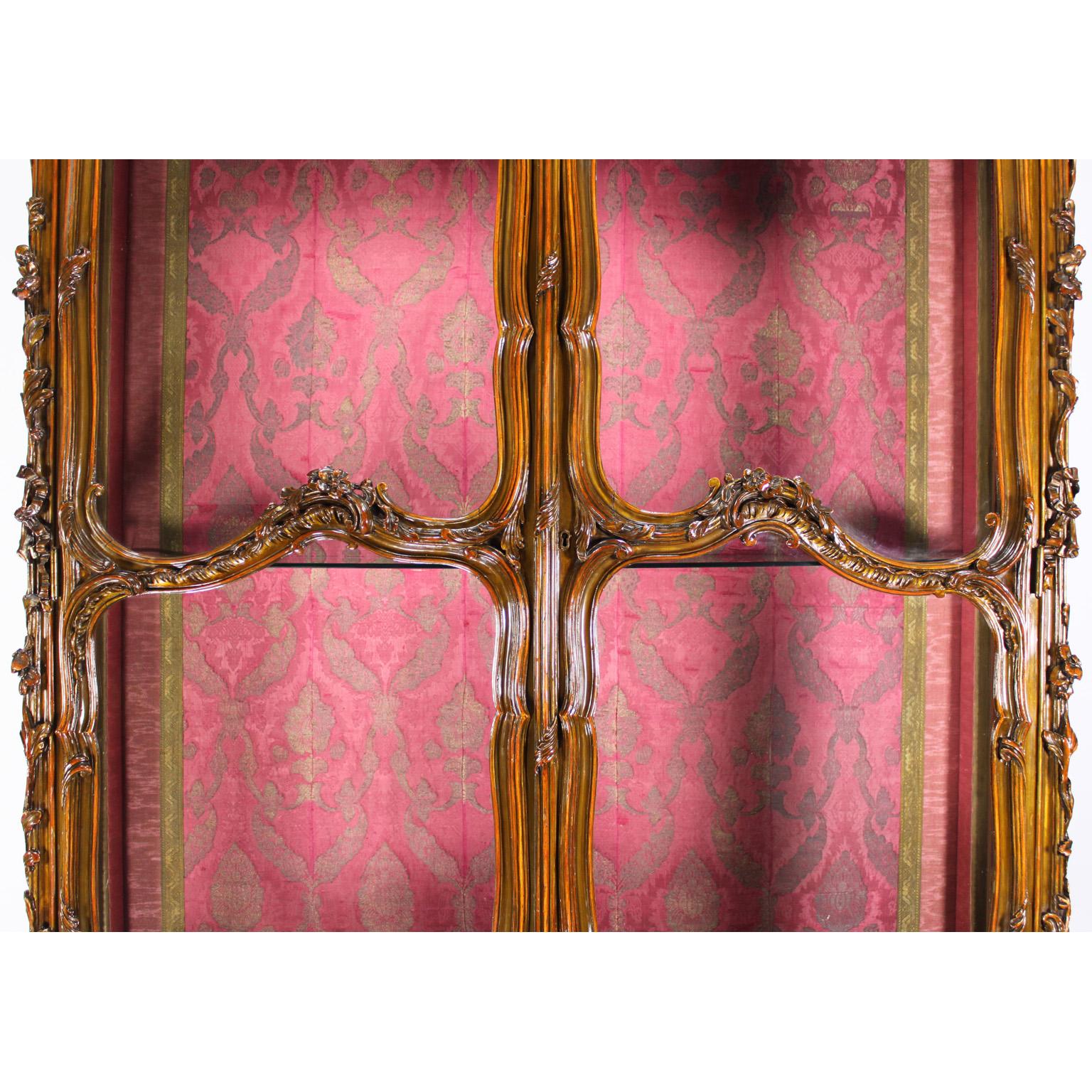 French Louis XV Style Giltwood Ornately Carved Two-Door Vitrine Display Cabinet For Sale 7