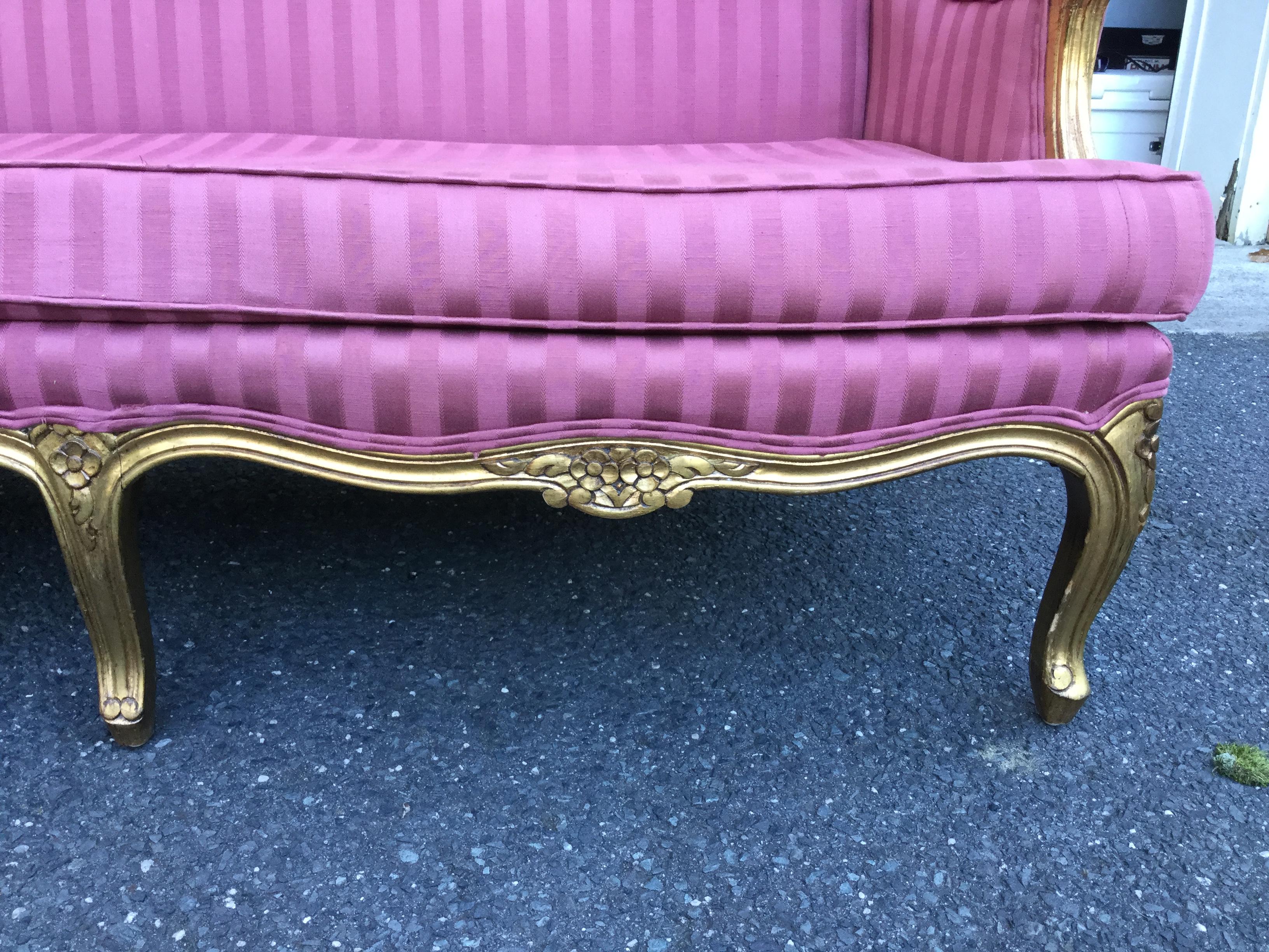 French Louis XV-Style Gold Frame Pink Settee For Sale 2