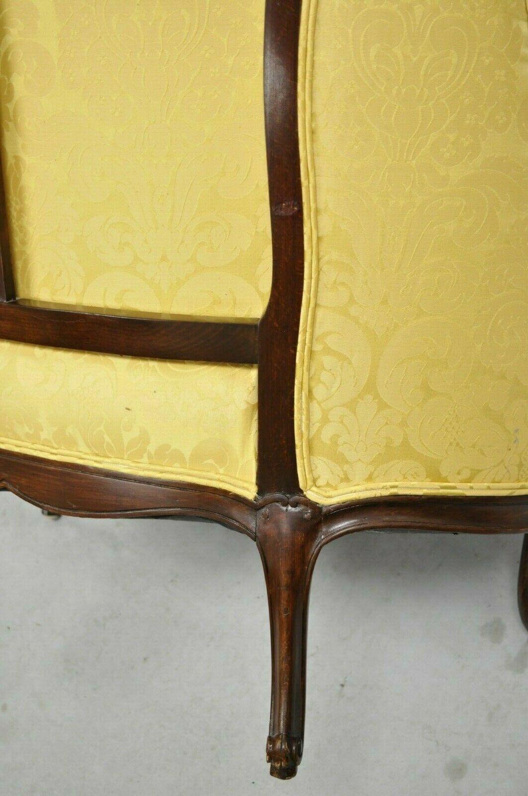 French Louis XV Style Gold Upholstered Wide Seat Lounge Chair Settee Bergere For Sale 4
