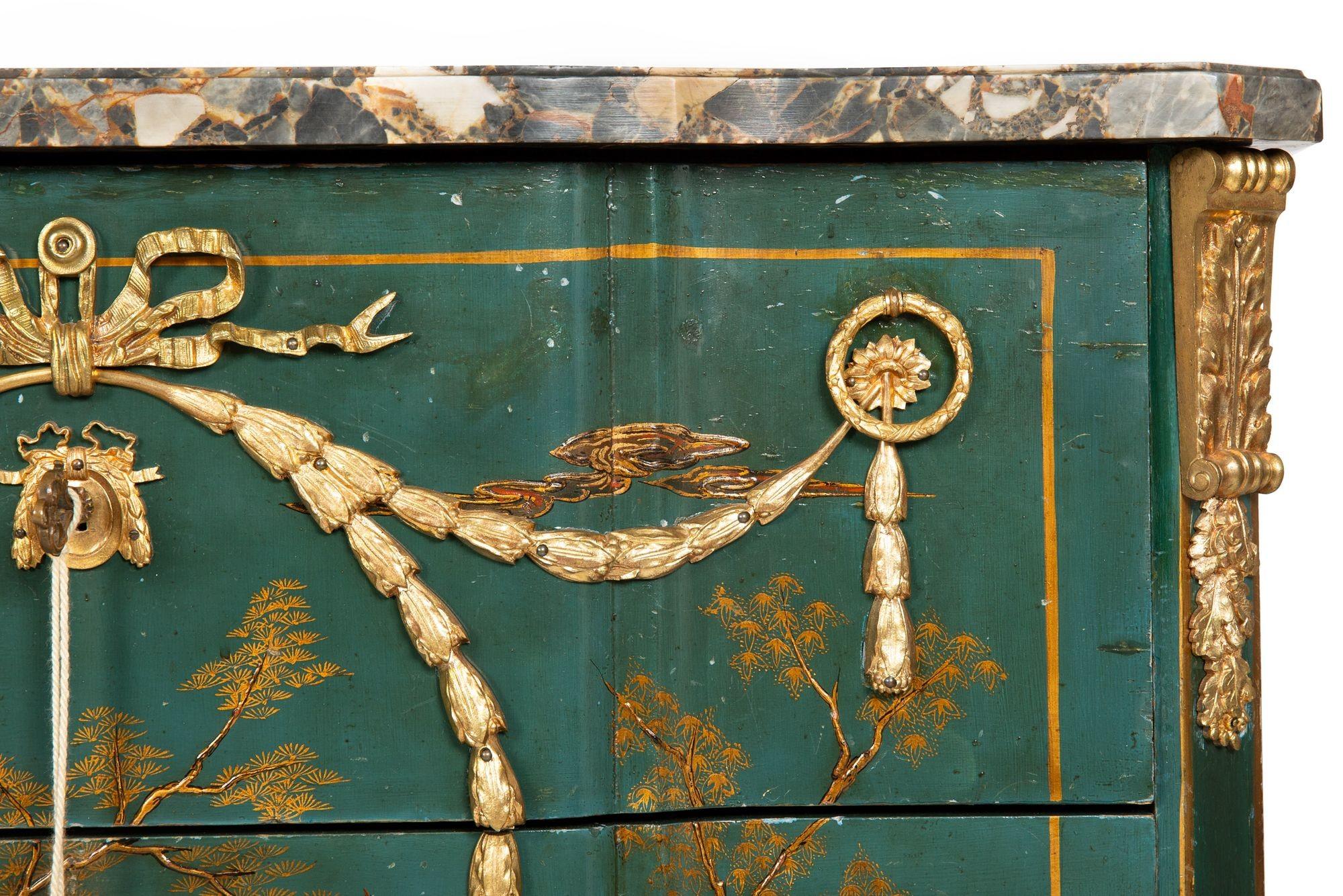 French Louis XV Style Green Chinoiserie Commode Chest of Drawers For Sale 5