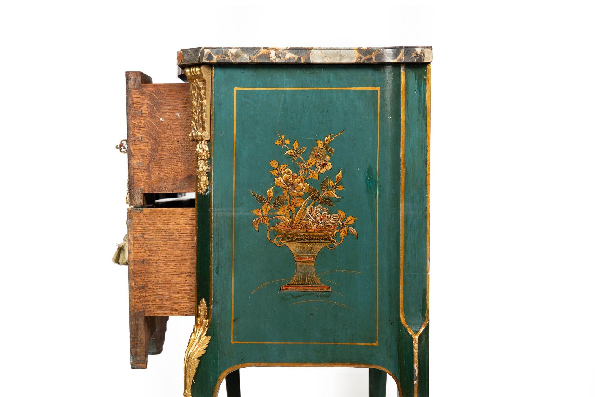 French Louis XV Style Green Chinoiserie Commode Chest of Drawers For Sale 2