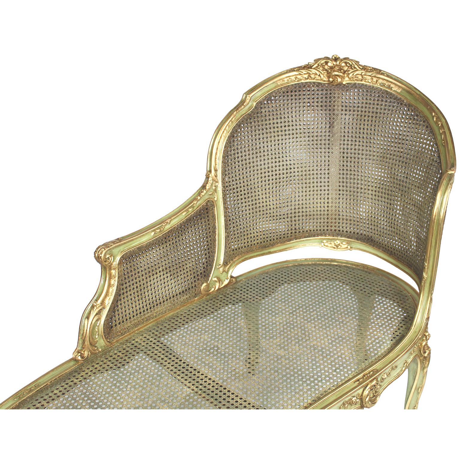 French Louis XV Style Green-Lacquered and Parcel Giltwood Carved Chaise Lounge For Sale 5