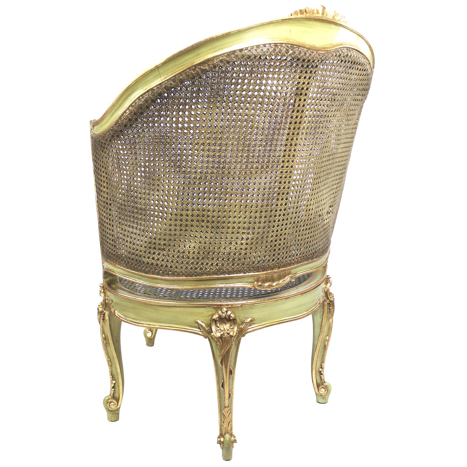 French Louis XV Style Green-Lacquered and Parcel Giltwood Carved Chaise Lounge For Sale 10