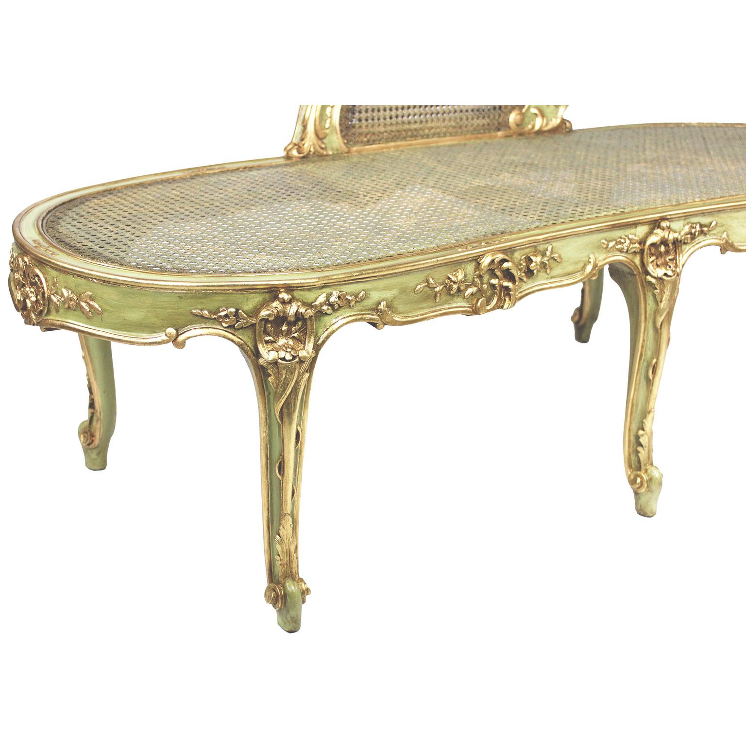 French Louis XV Style Green-Lacquered and Parcel Giltwood Carved Chaise Lounge For Sale 2