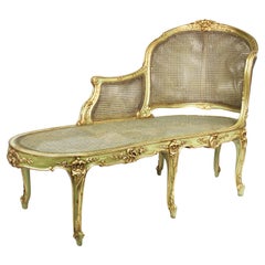 Französische Chaiselongue im Louis XV-Stil, grün lackiert und mit geschnitztem Giltwood-Paket