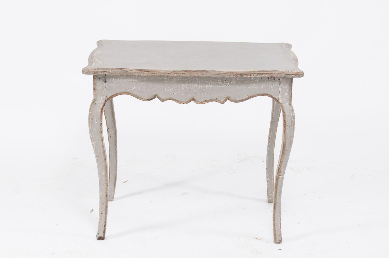 French Louis XV Style Grey Painted Pine Table with Single Drawer, circa 1880 (Kiefernholz)