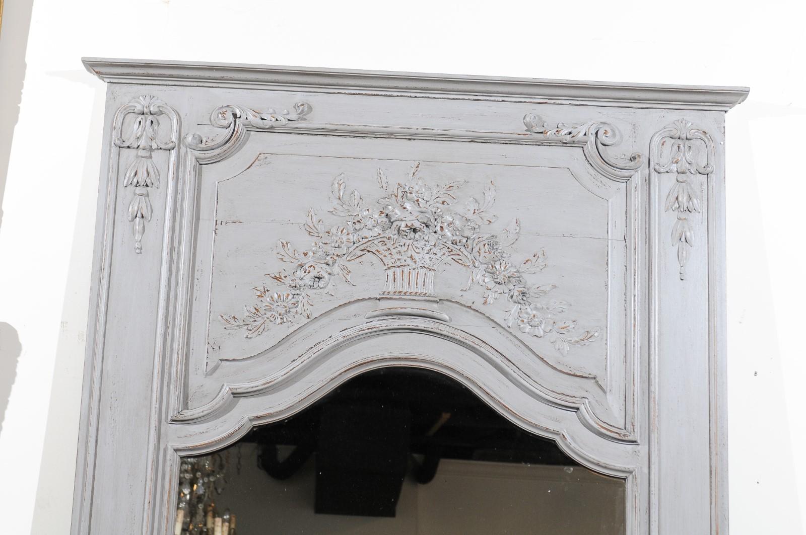 20th Century French Louis XV Style Grey Painted Trumeau Mirror with Carved Floral Decor For Sale