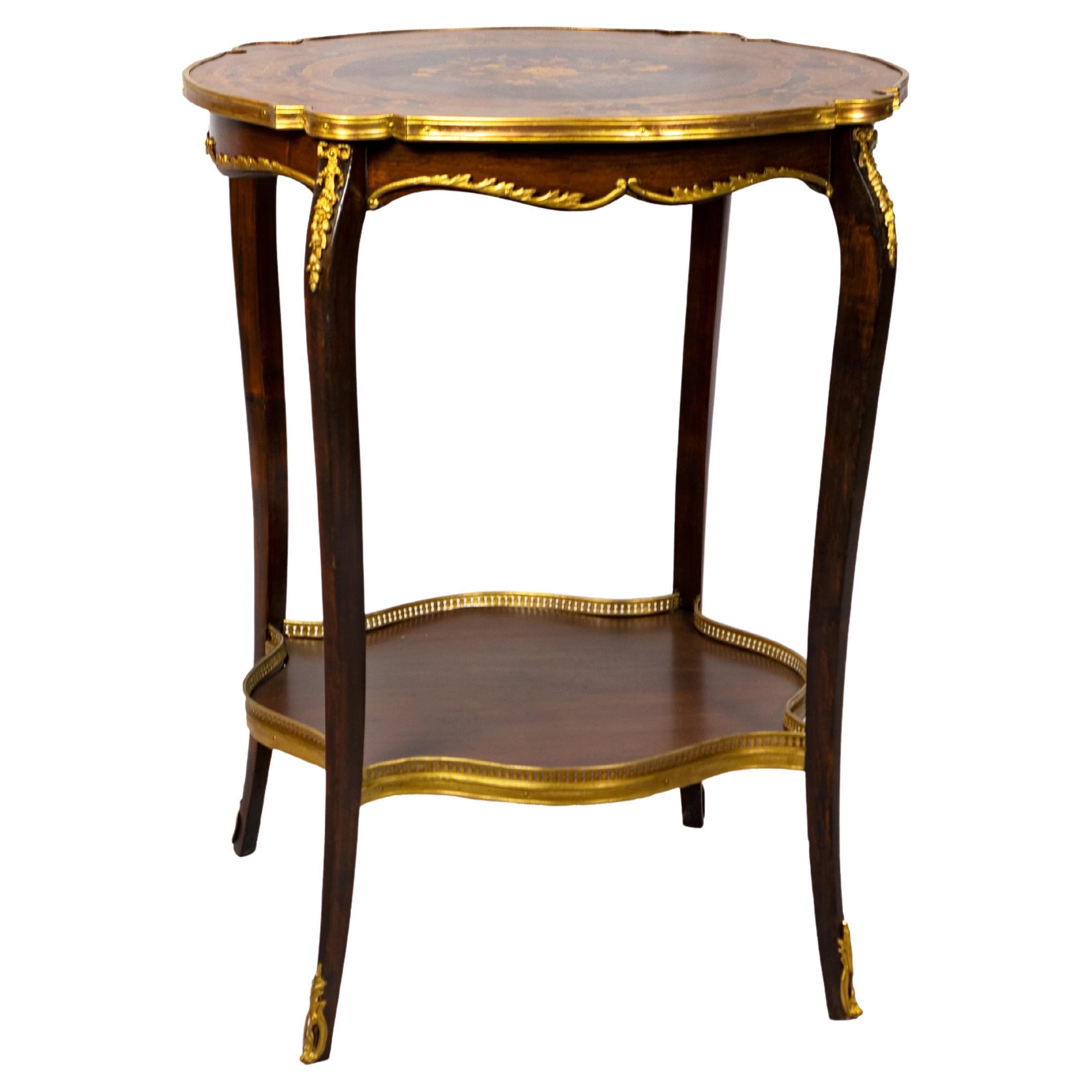 Table Guéridon de style Louis XV, 19e siècle