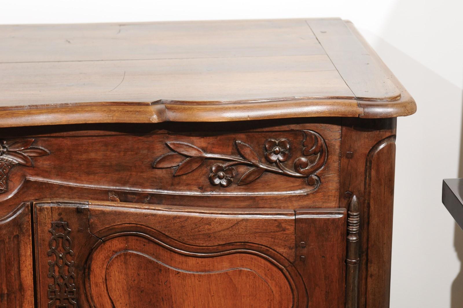French Louis XV Style Hand-Carved Walnut Buffet, circa 1800 with Floral Motifs 5