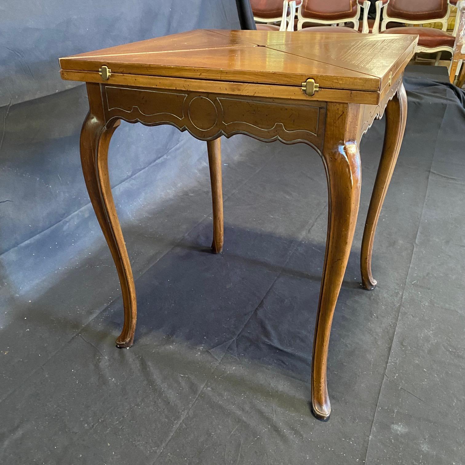  Table de jeu pliante française de style Louis XV à mouchoir à main  en vente 5