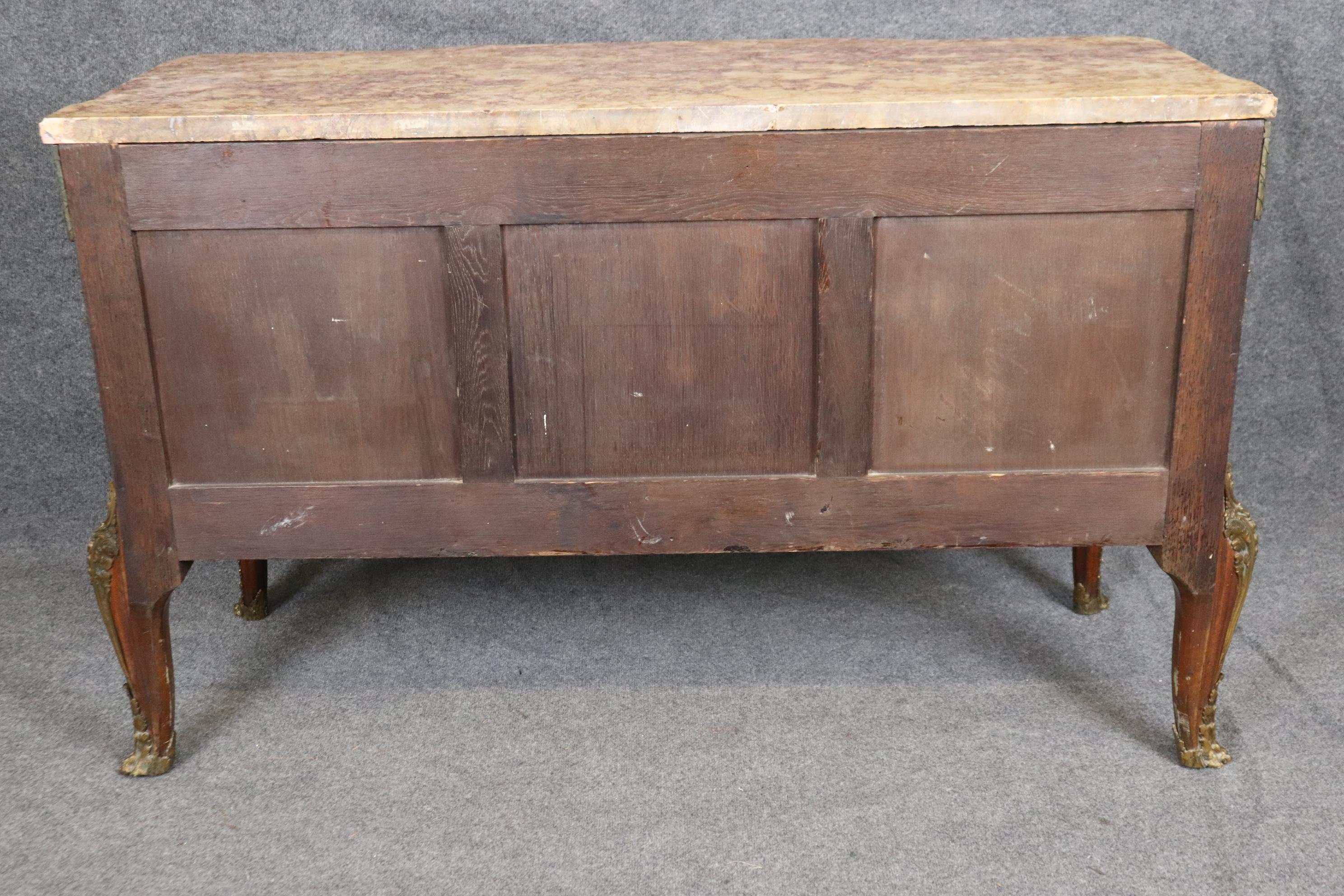 Commode francese in stile Luigi XV intarsiato e in bronzo di Roger Vandercruse Lacroix in vendita 11