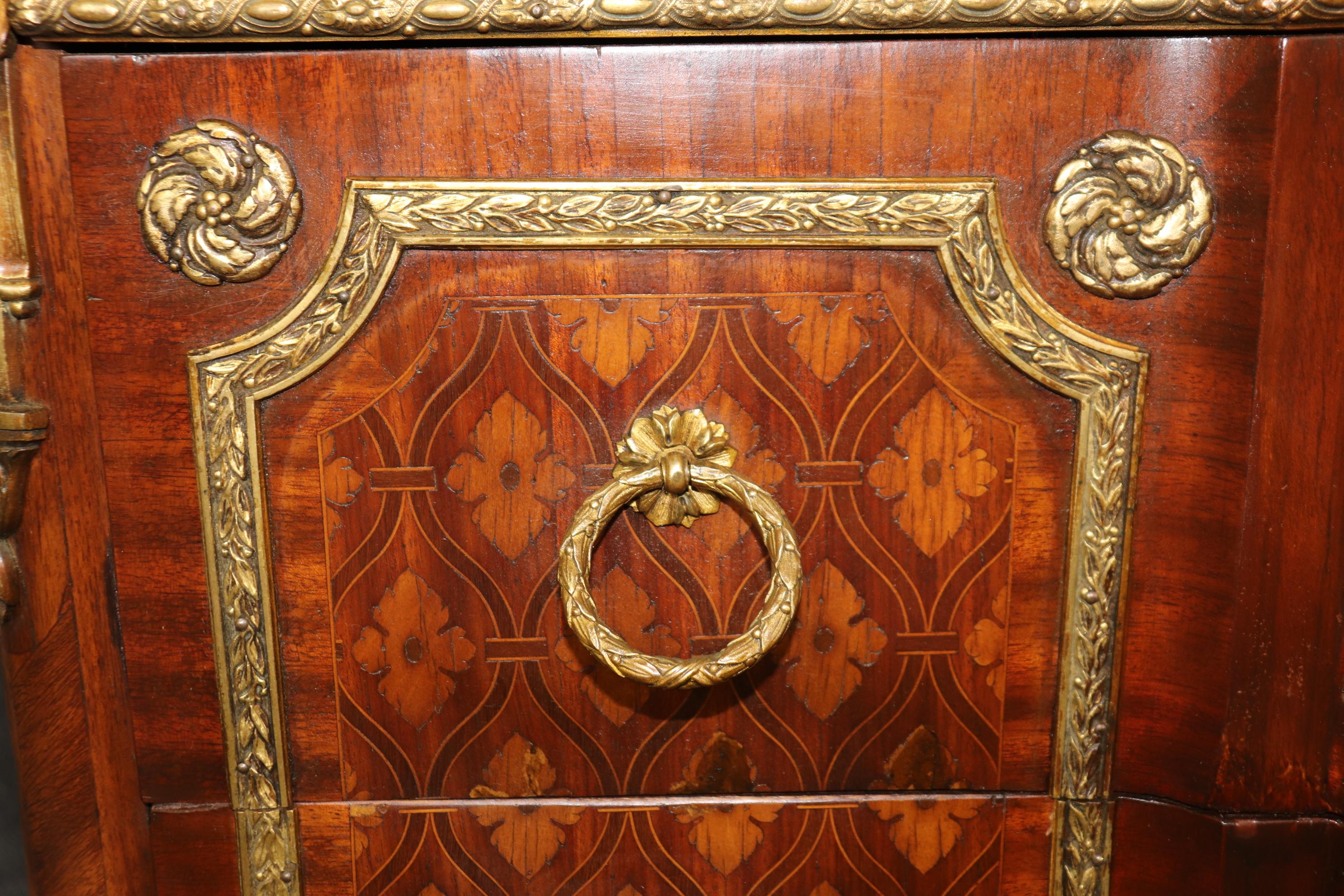 Commode francese in stile Luigi XV intarsiato e in bronzo di Roger Vandercruse Lacroix in vendita 3