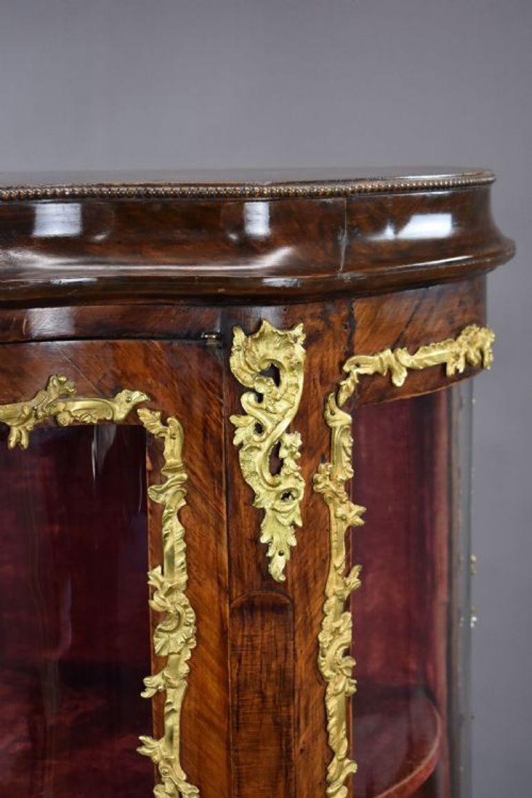 French Louis XV Style Kingwood & Ormolu Mounted Vitrine Cabinet For Sale 3