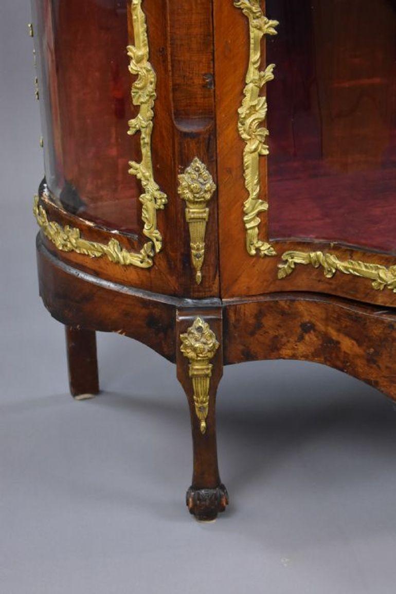 French Louis XV Style Kingwood & Ormolu Mounted Vitrine Cabinet For Sale 5