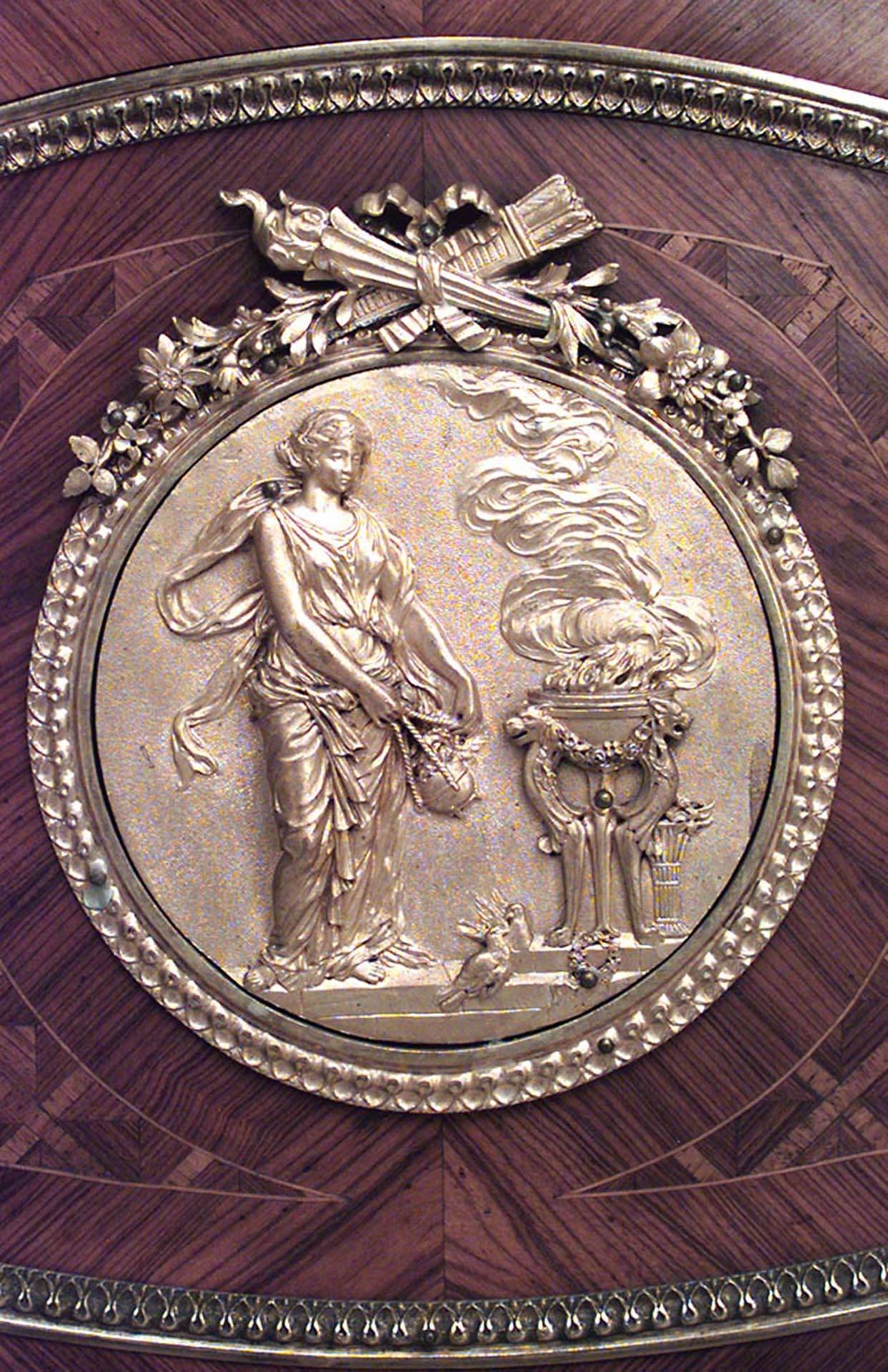 Vitrine française de style Louis XV en bois de violette Bon état - En vente à New York, NY