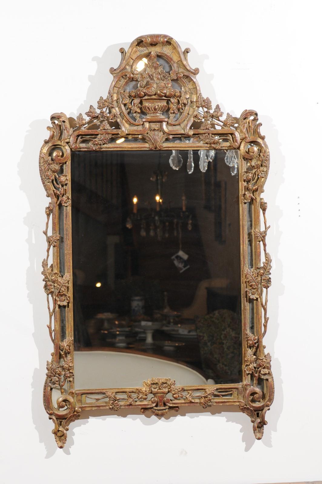 French Louis XV Style Late 18th Century Carved Giltwood Mirror with Floral Decor In Good Condition In Atlanta, GA