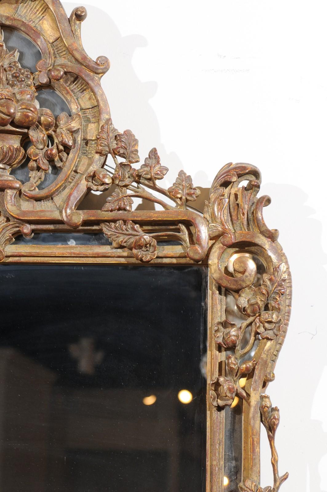 French Louis XV Style Late 18th Century Carved Giltwood Mirror with Floral Decor 3