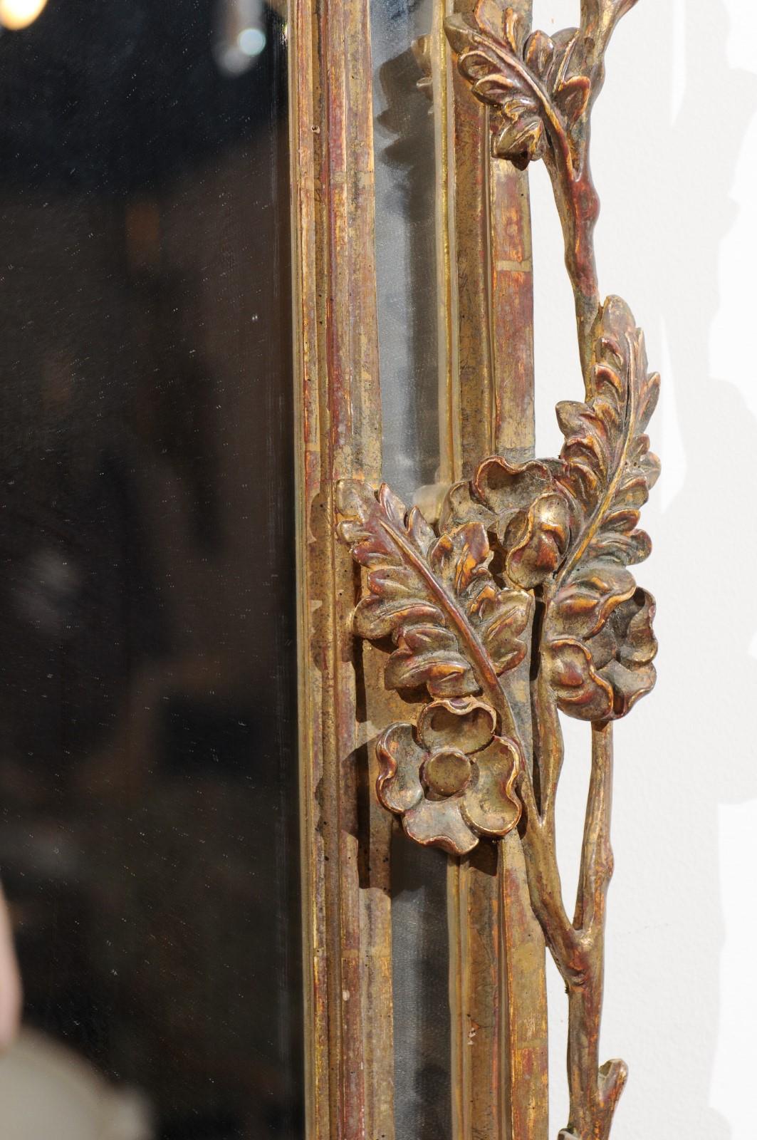 French Louis XV Style Late 18th Century Carved Giltwood Mirror with Floral Decor 6