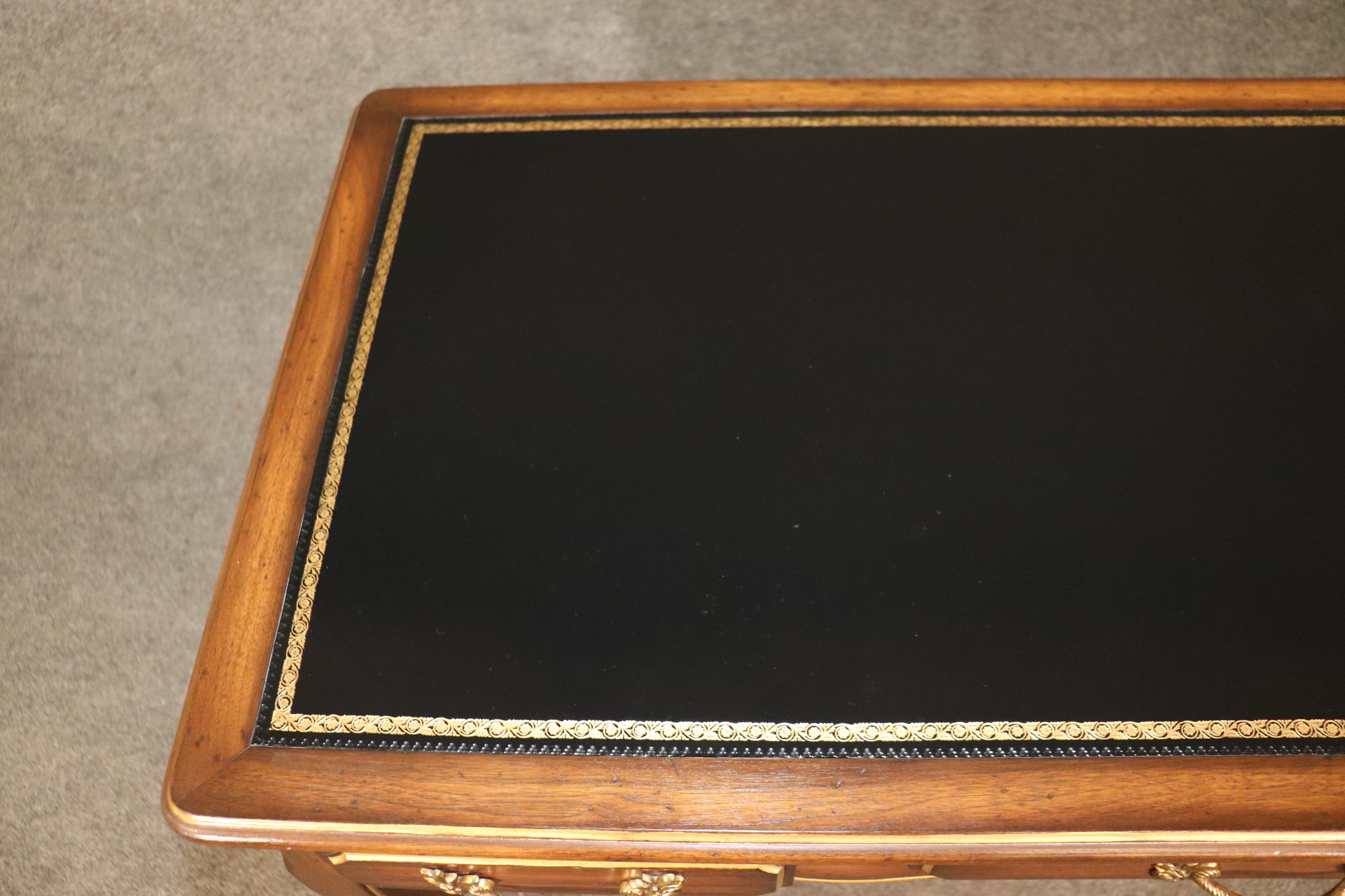 French Louis XV Style Leather Top and Brass Mounted Desk in the Manner of Baker For Sale 2