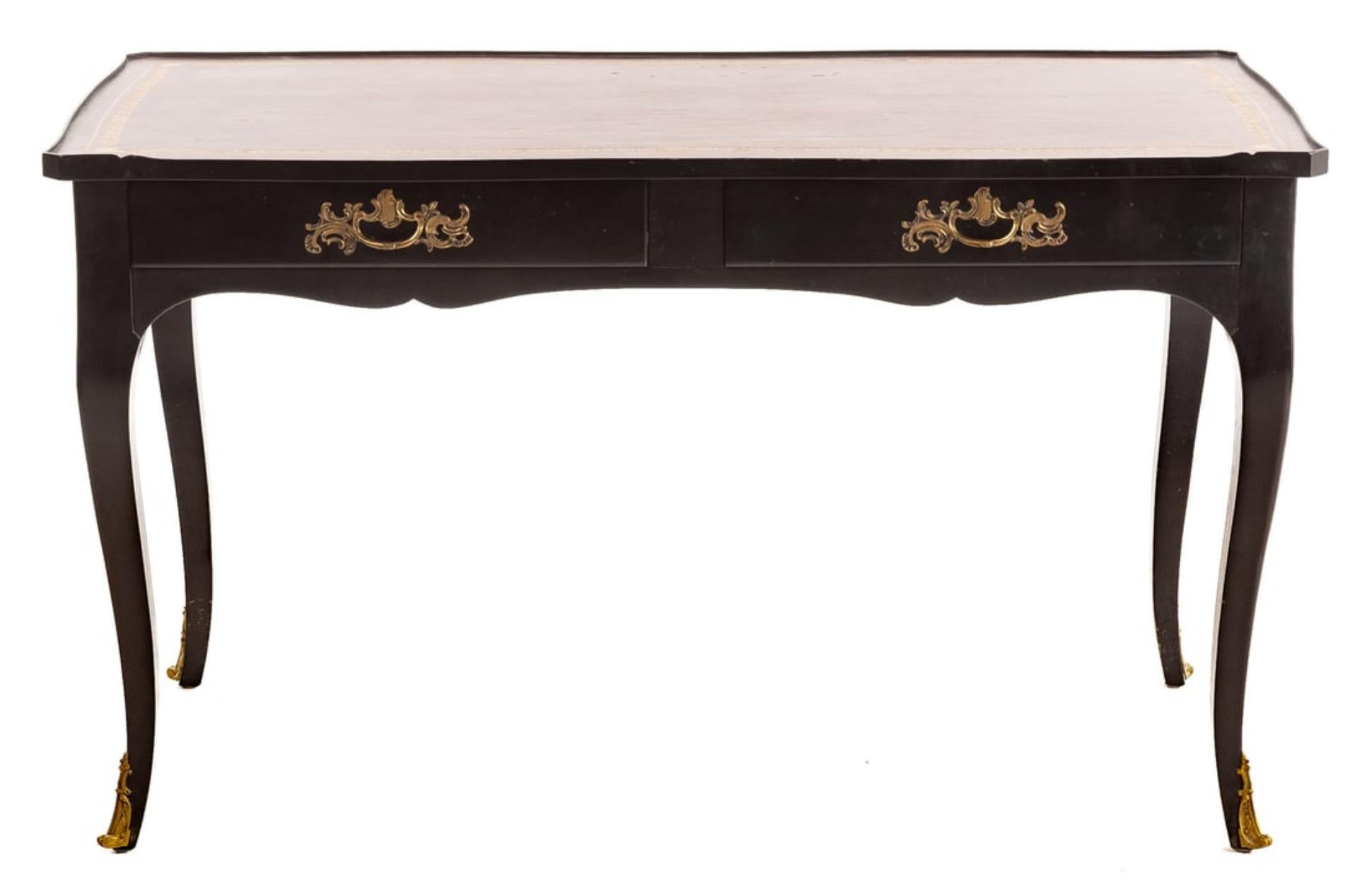 Scrivania francese in stile Luigi XV con piano in pelle, bronzo e lacca nera di Bodart in vendita 1