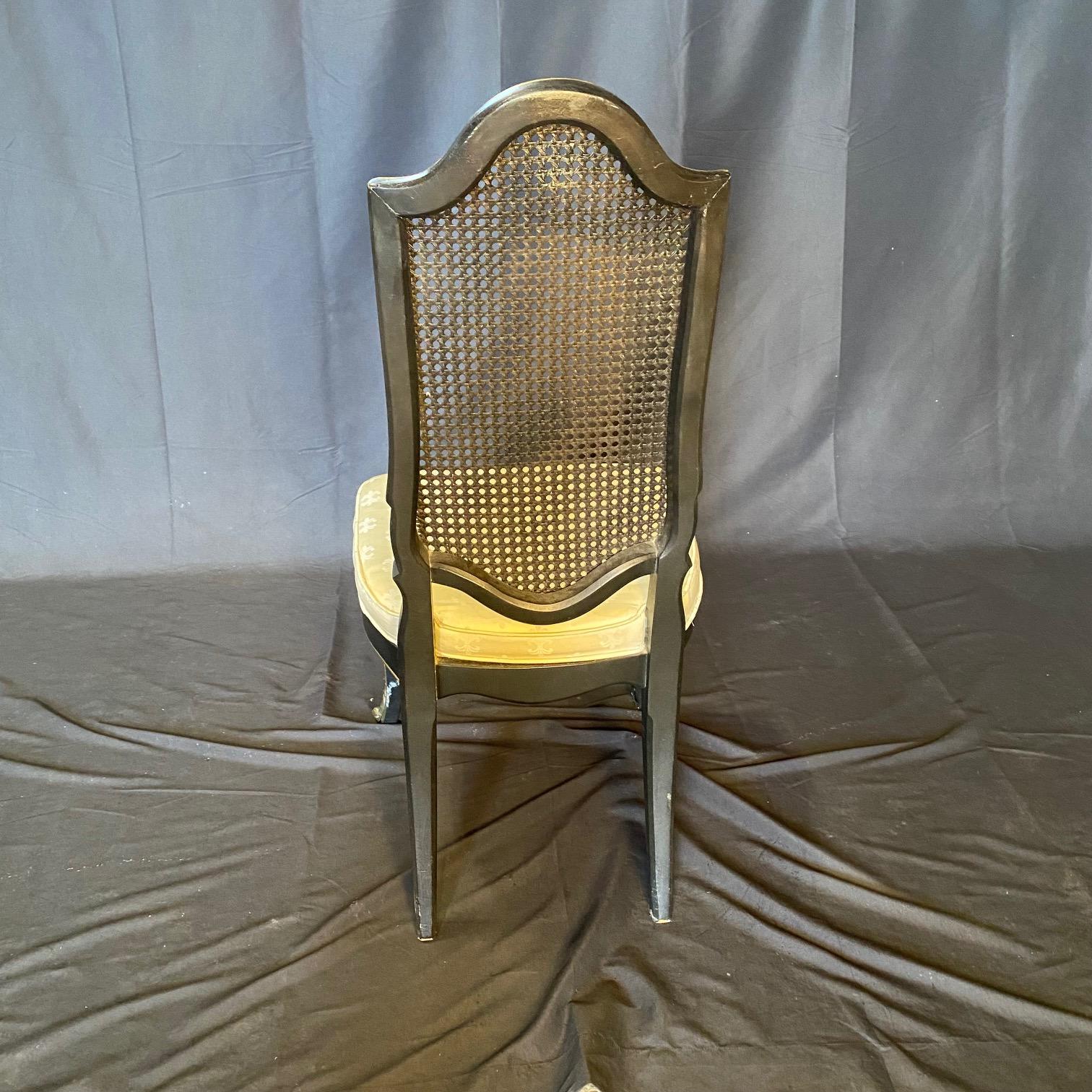 Französischer Schreibtisch im Louis-XV-Stil mit Lederplatte und passender Schreibtischstuhl im Angebot 4