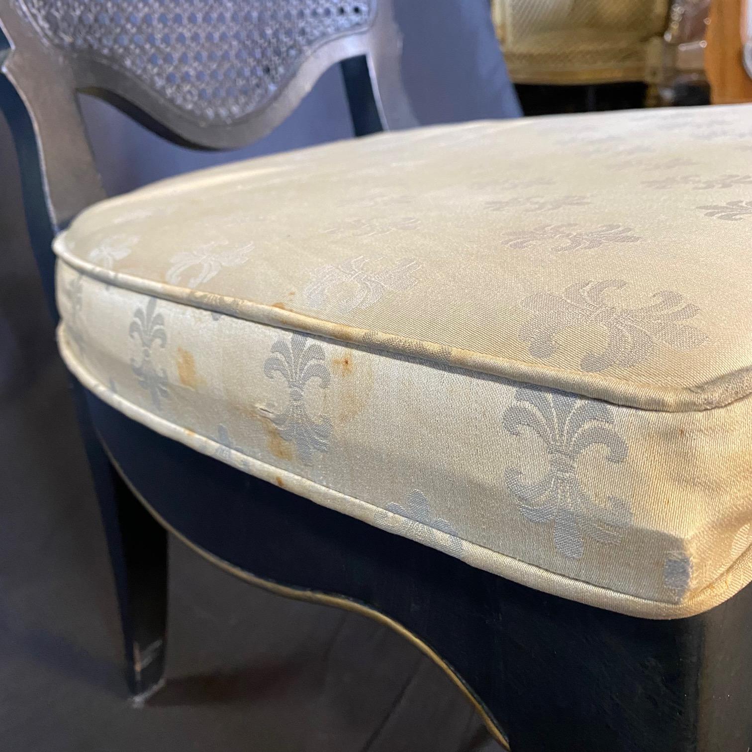Französischer Schreibtisch im Louis-XV-Stil mit Lederplatte und passender Schreibtischstuhl im Angebot 7