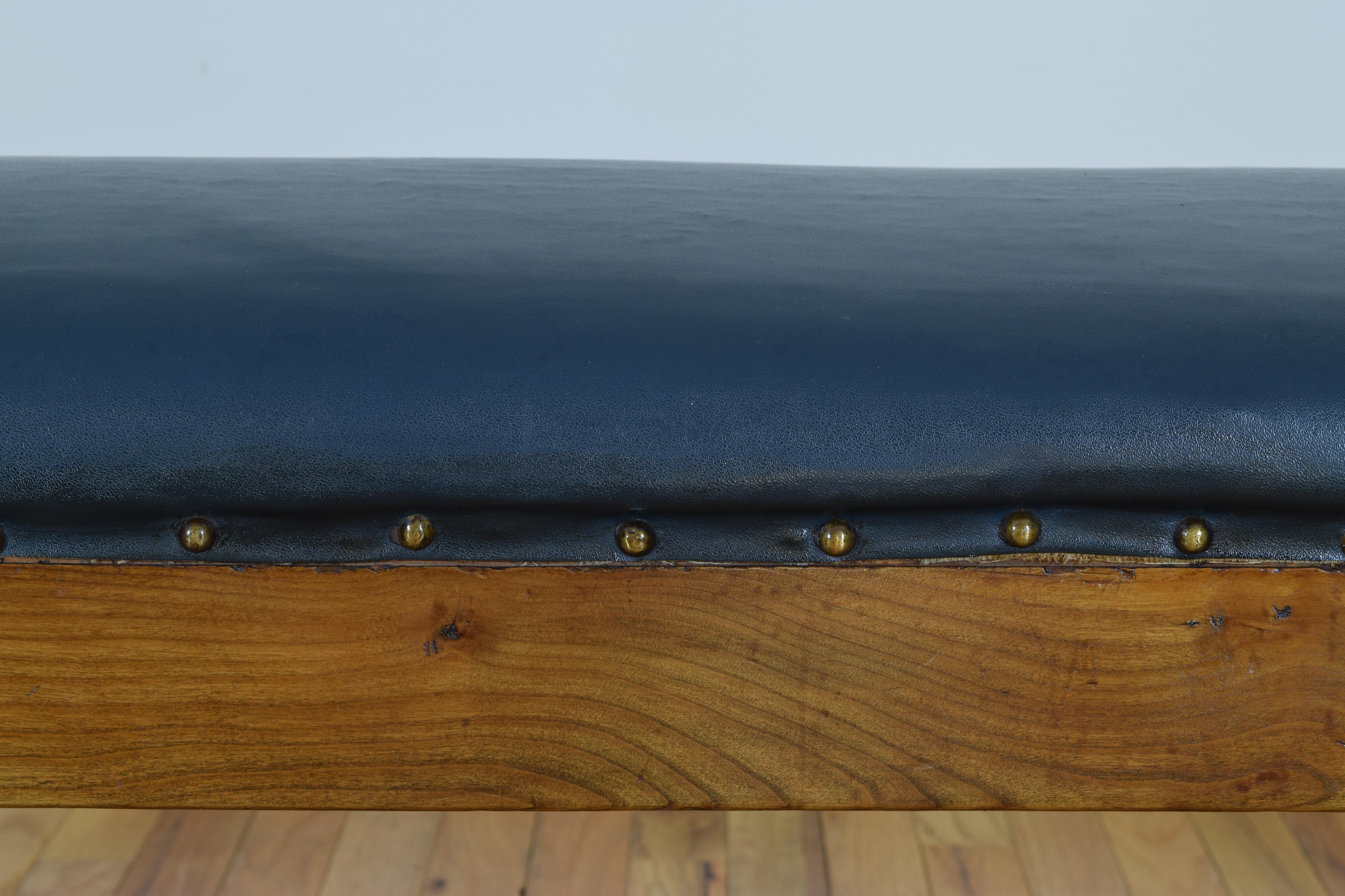 French Louis XV Style Light Oak and Upholstered Long Bench, Early 20th Century 5
