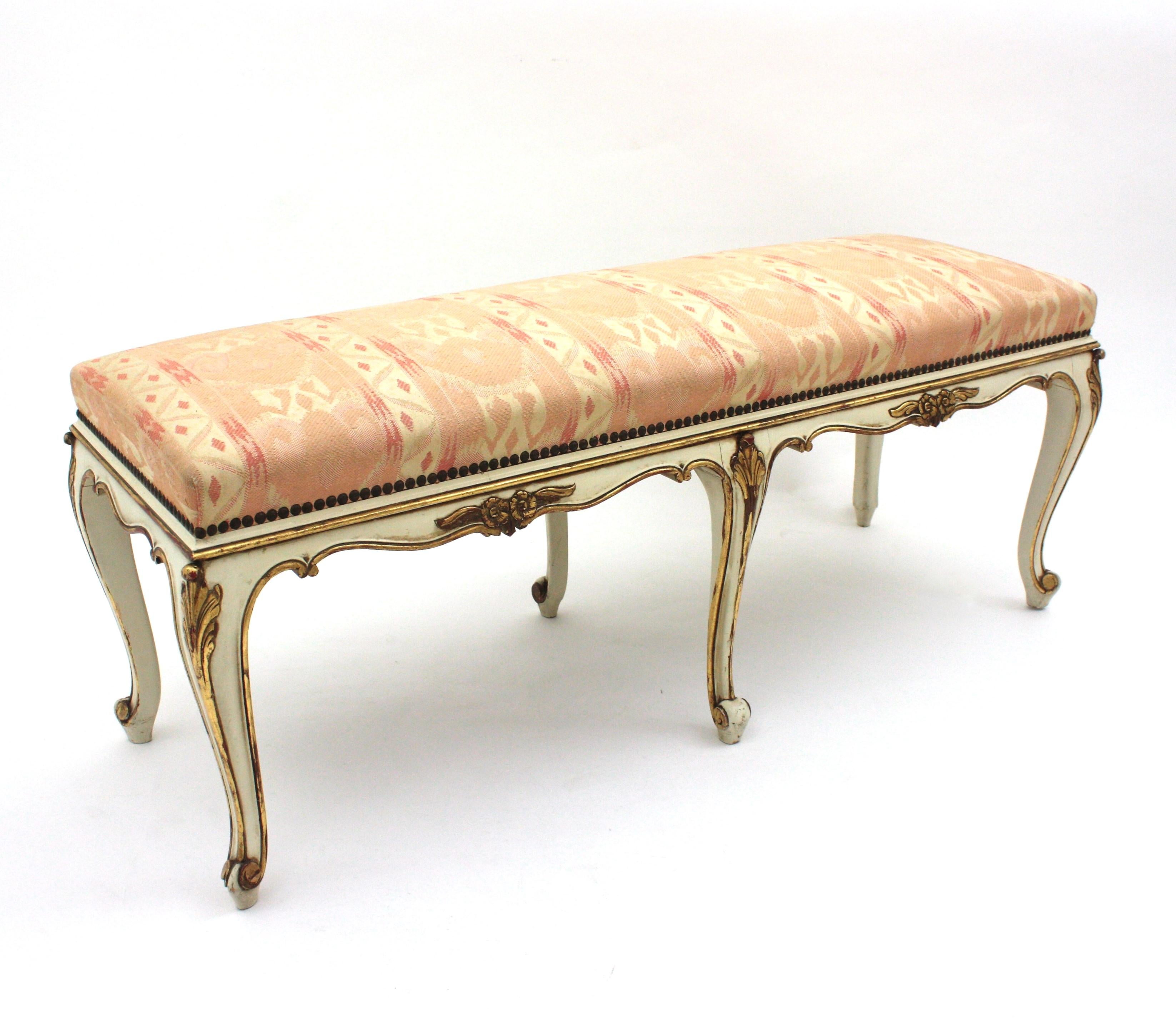 French Louis XV Style Long Bench, Original Vintage Upholstery  In Good Condition For Sale In Barcelona, ES