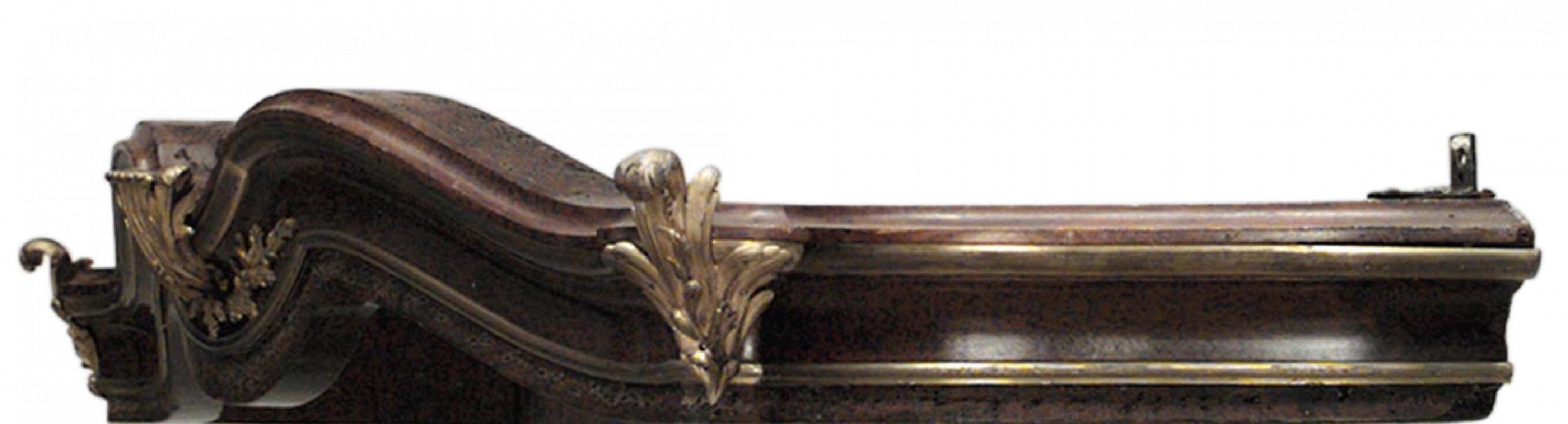 Mid-Century moderno Letto a baldacchino francese in stile Luigi XV in mogano e bronzo in vendita