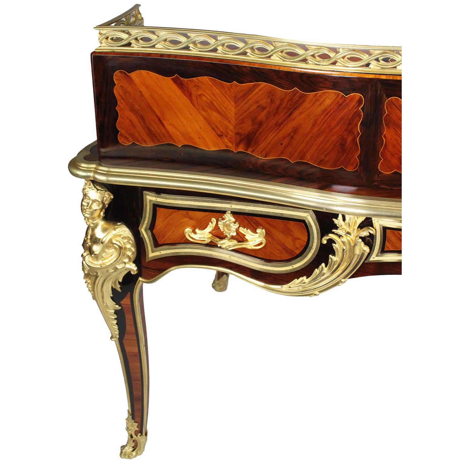 Scrivania in stile Luigi XV francese in mogano, legno satinato e bronzo dorato in vendita 12