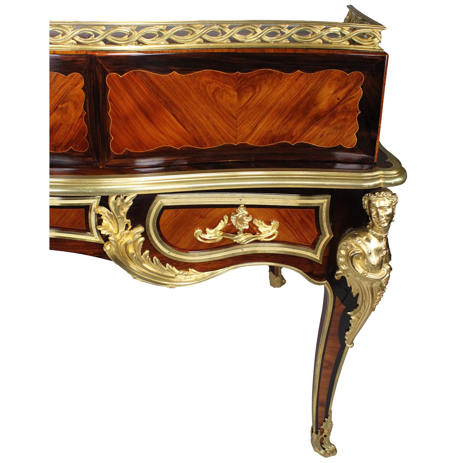 Scrivania in stile Luigi XV francese in mogano, legno satinato e bronzo dorato in vendita 13